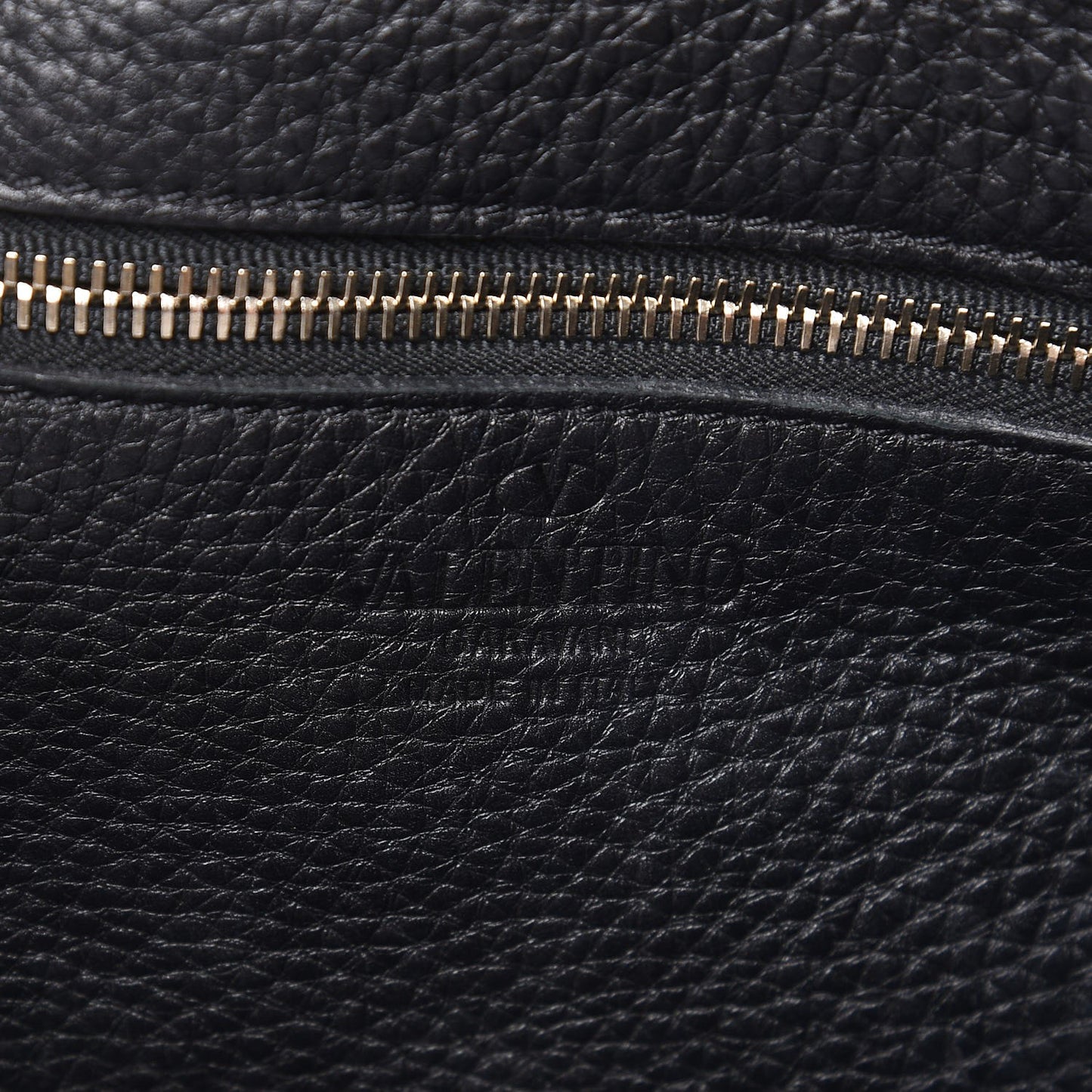 Pebbled Calfskin Small Rockstud Flip-Lock Messenger Bag Black