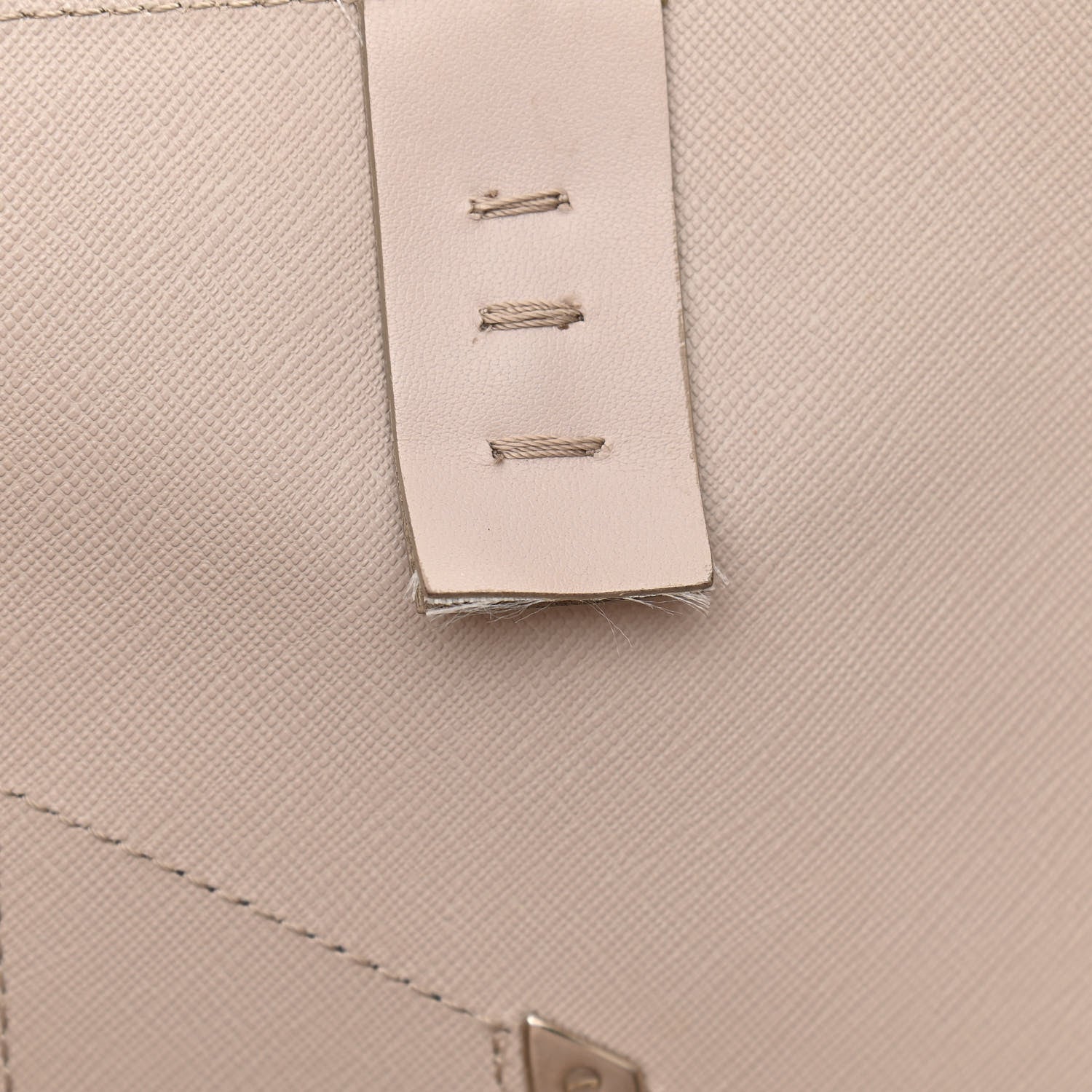 Fendi Vitello Ginevra Elaphe Monster Eyes Shopping Tote Grigio Polvere Naturale 12 of 15