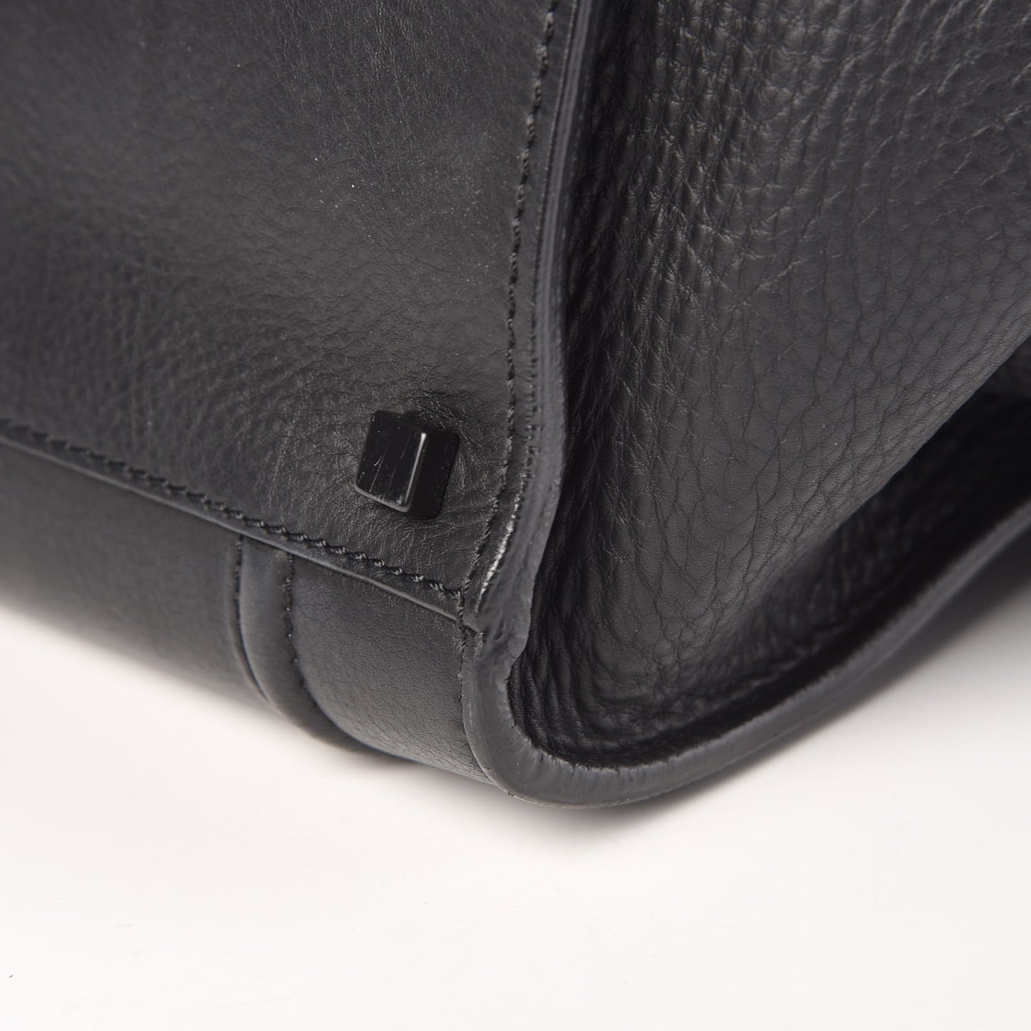 Supple Calfskin Medium Phantom Luggage Black