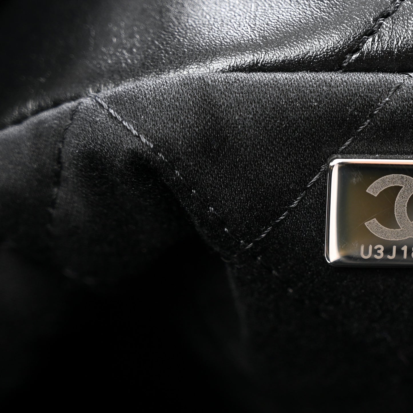 Shiny Calfskin Quilted Chanel 22 Black