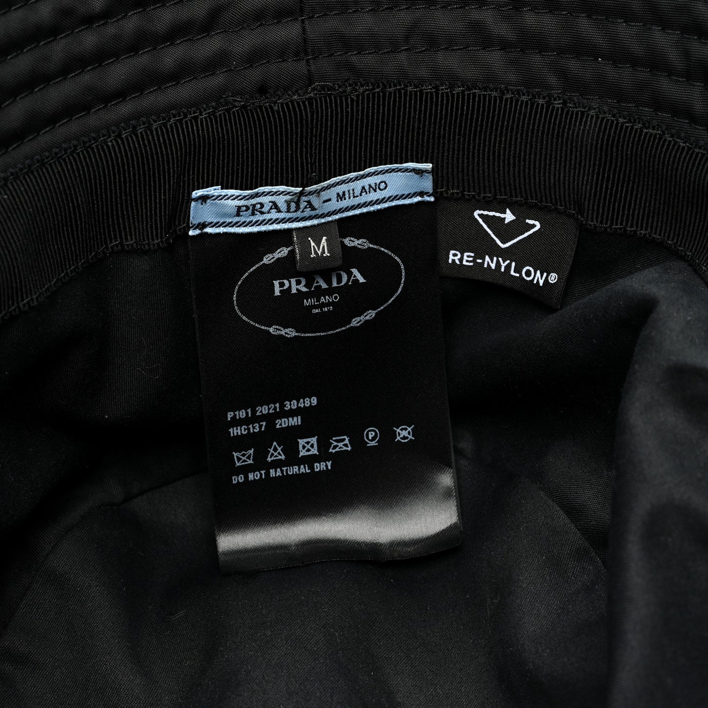 Re-Nylon Metal Triangle Logo Womens Bucket Hat M Black