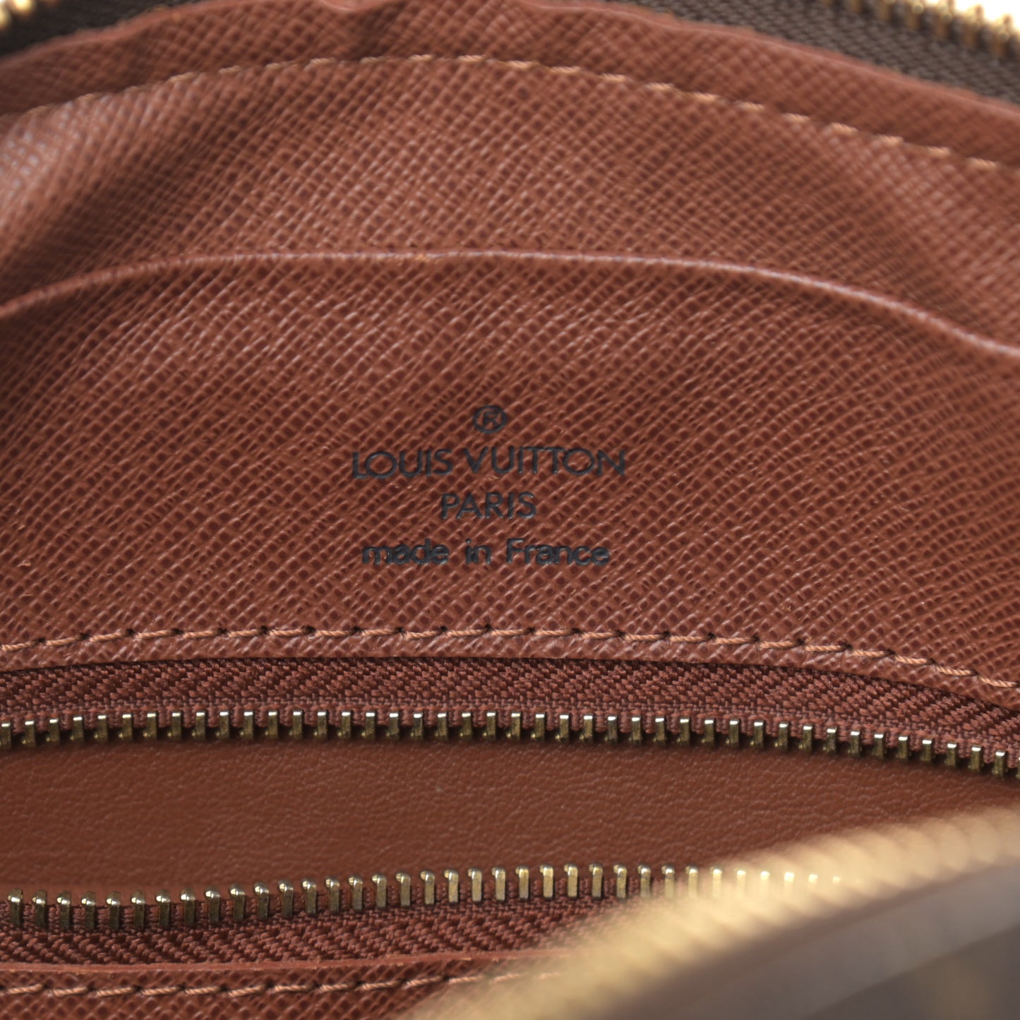 Monogram Nil 28