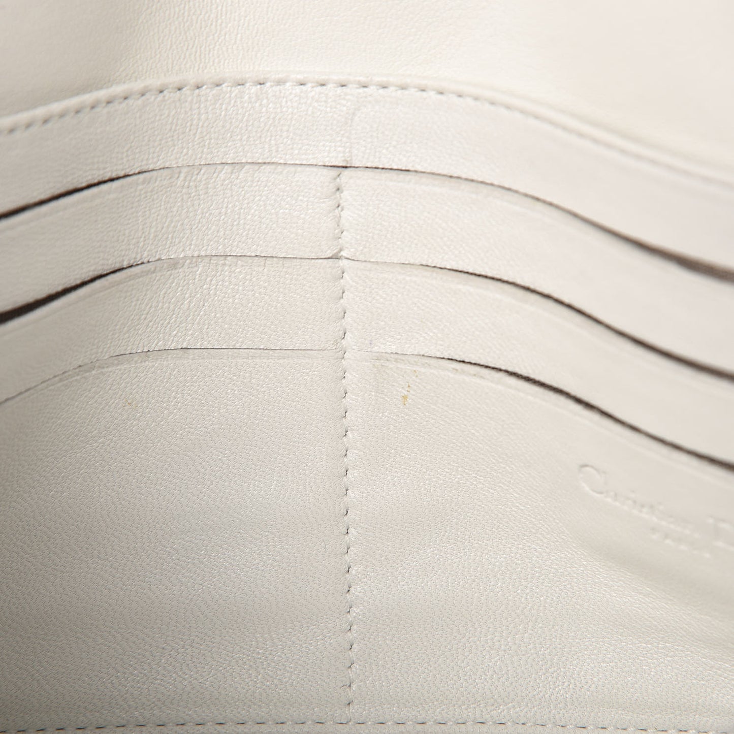 Lambskin Cannage New Lock Pouch White