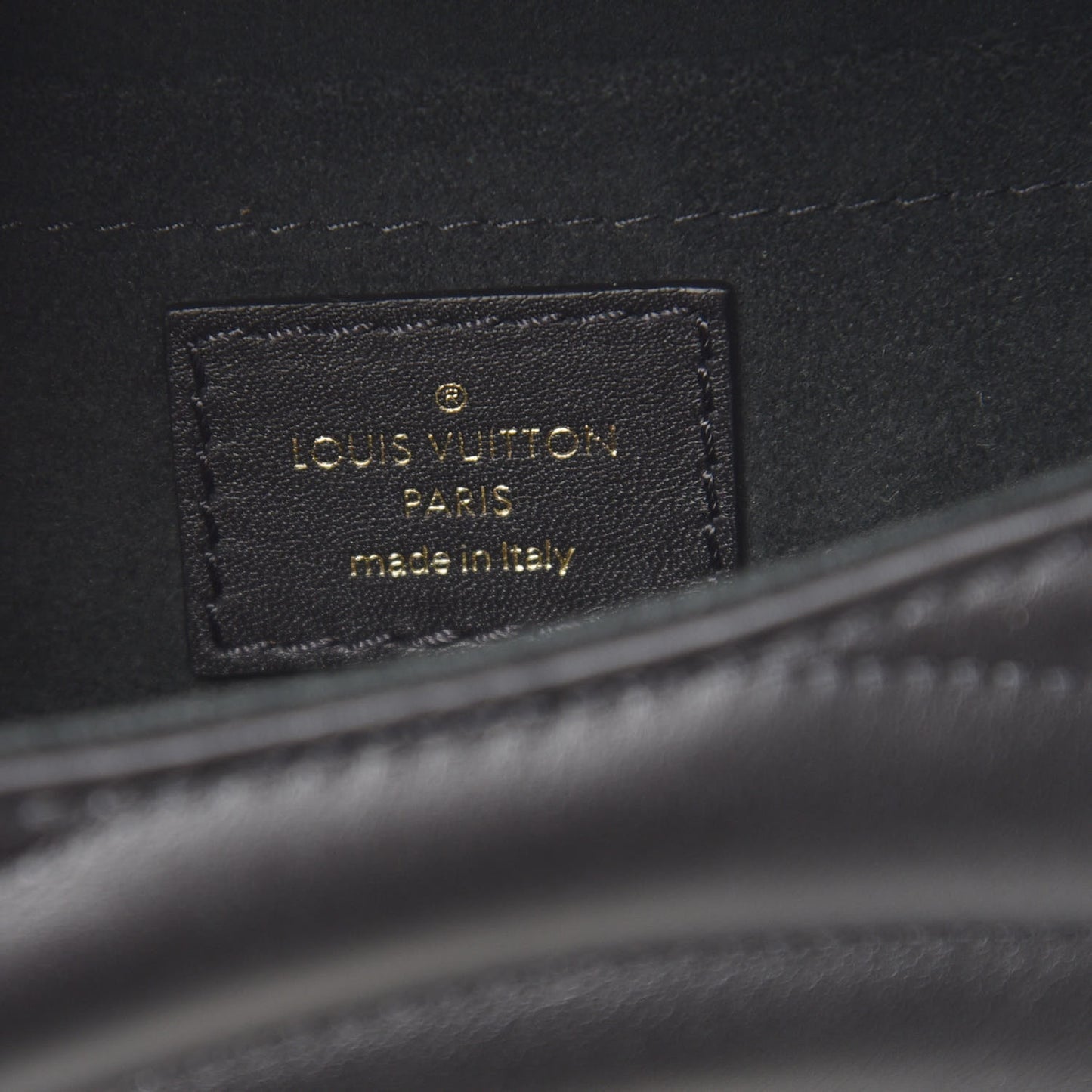 Calfskin New Wave Chain MM Black