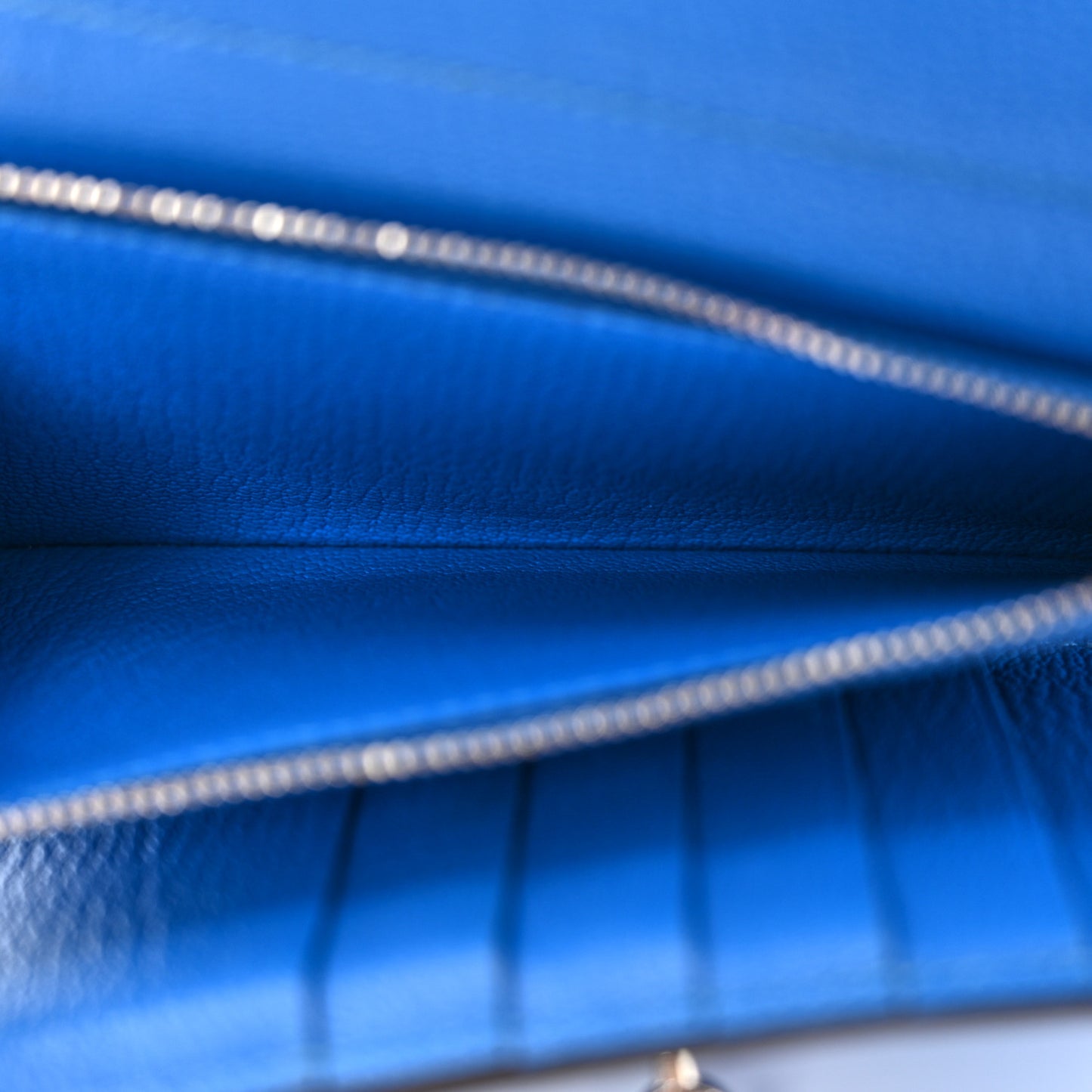 Chevre Mysore Medium Kelly Wallet Bleu Hydra