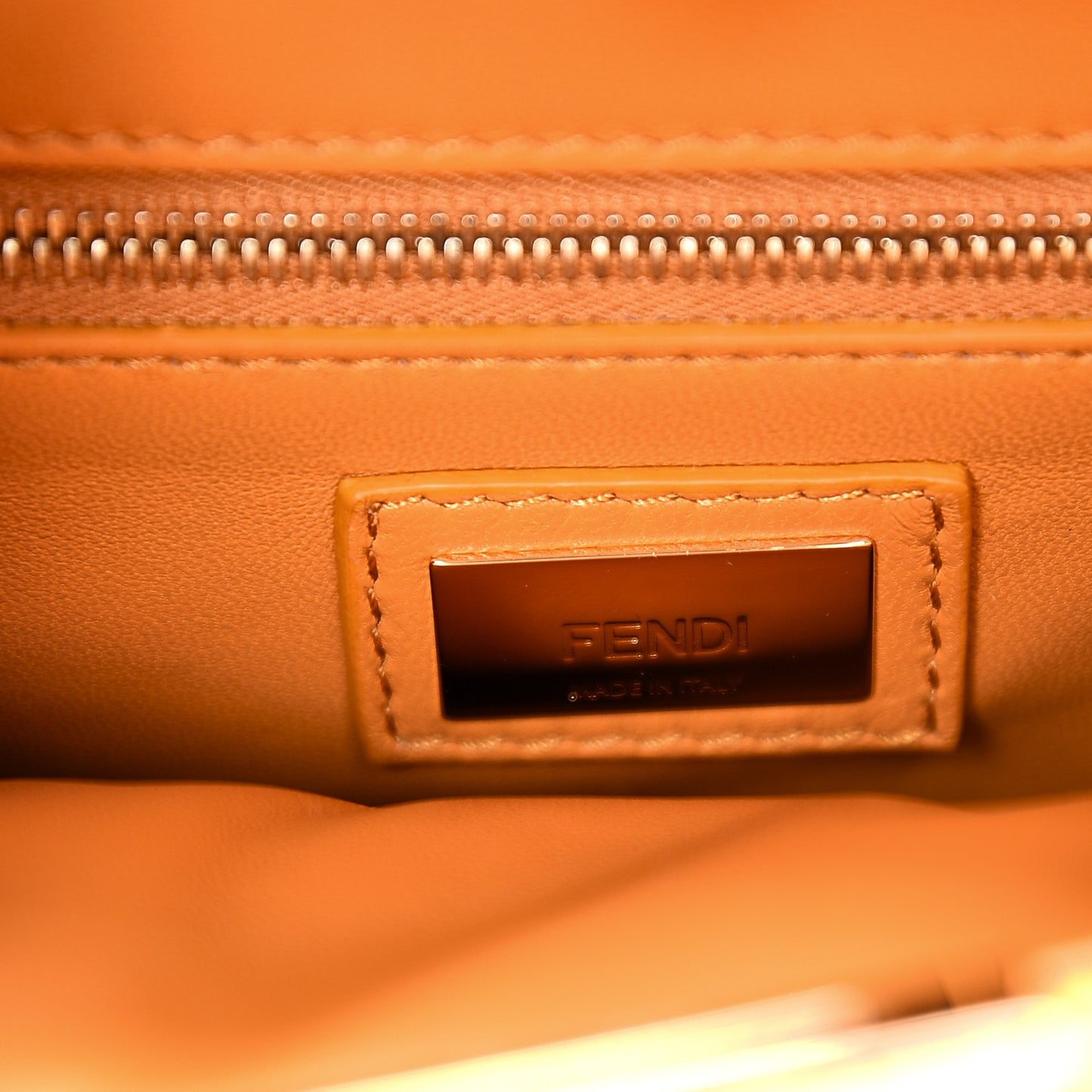 Nappa Mini Peekaboo Iconic Satchel Giallo Syrup