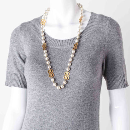 Chanel Pearl Necklace Gold 2 of 5