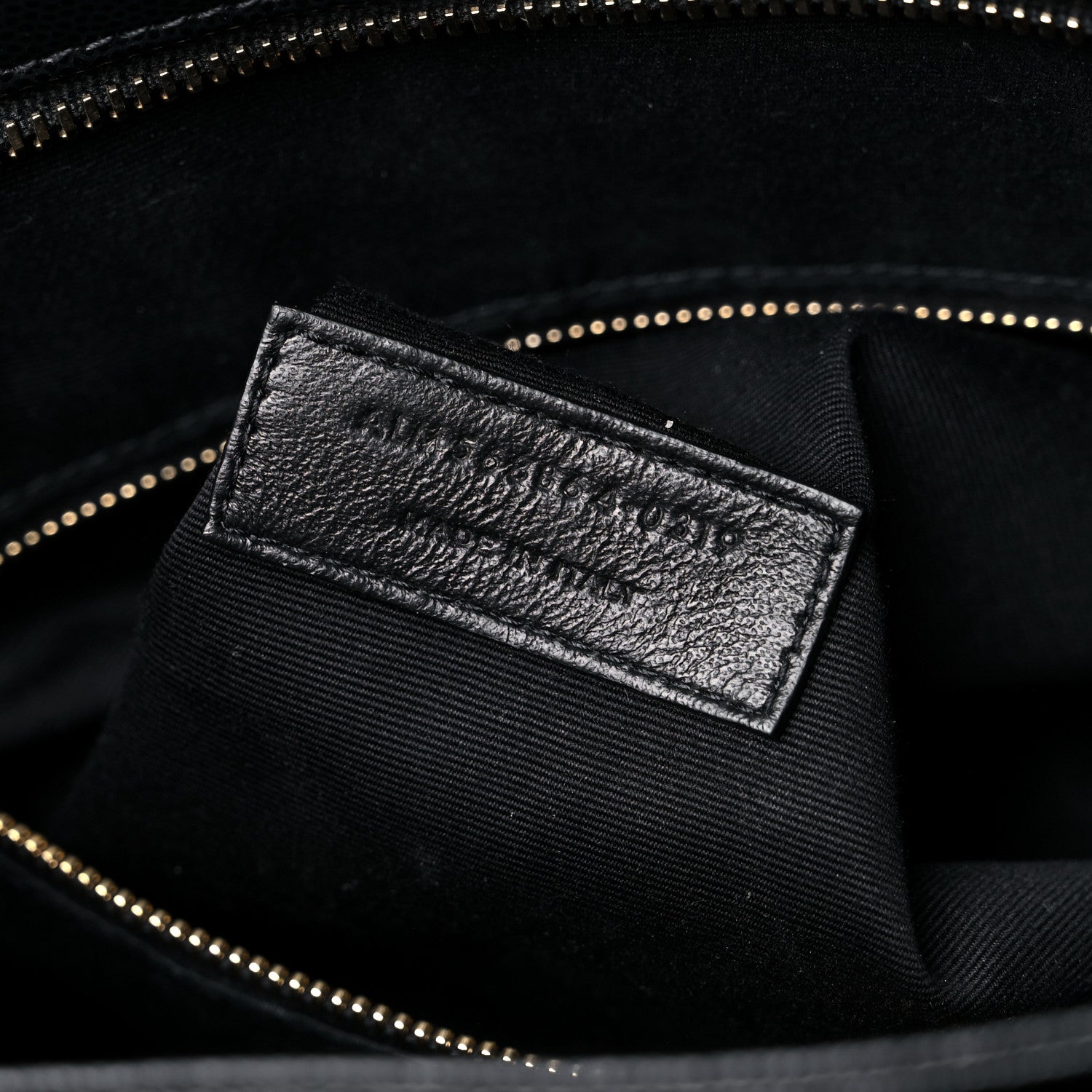 Saint Laurent Grain De Poudre Matelasse Chevron Medium Tribeca Shopping Bag Black 7 of 13