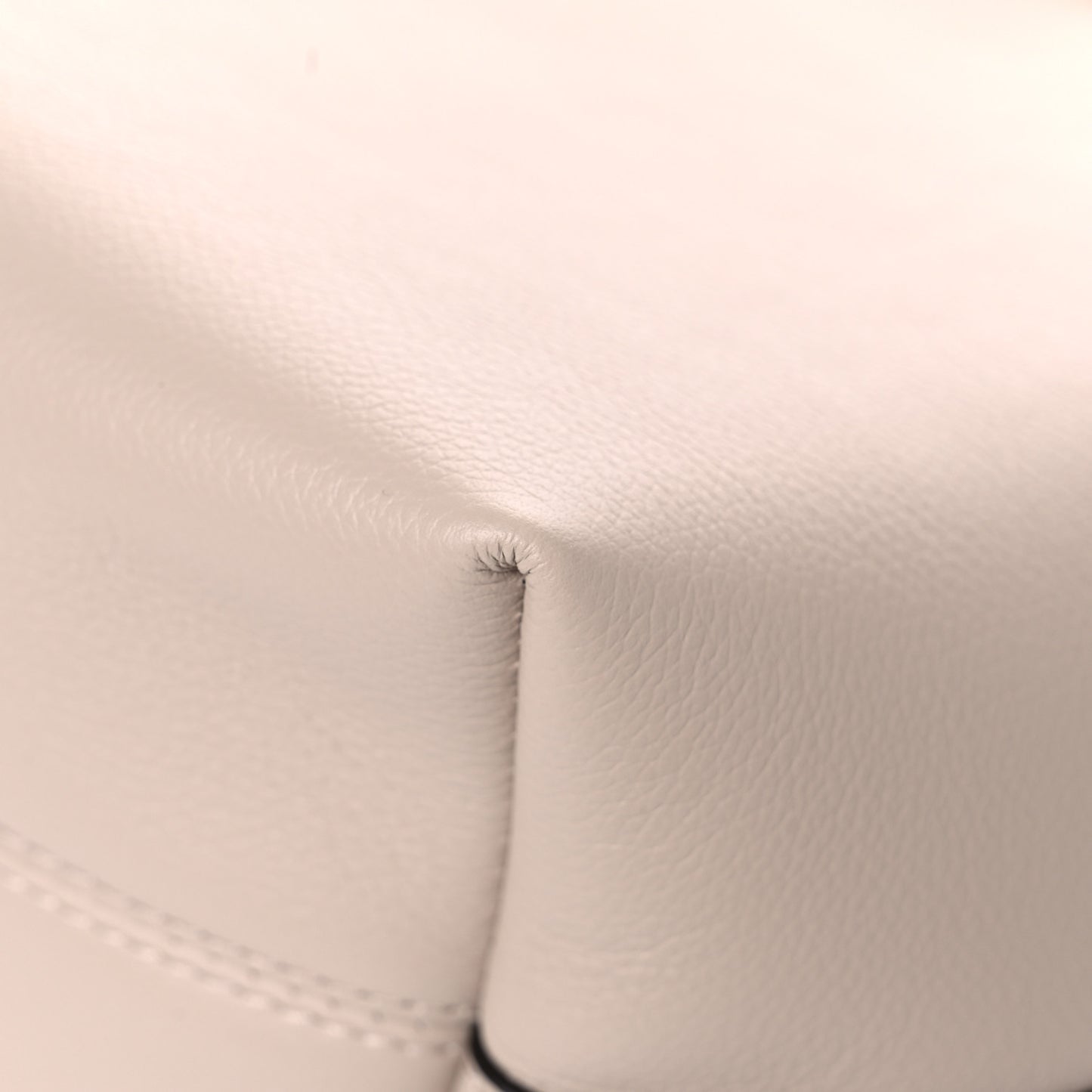 Calfskin Lockme Bucket MM Greige