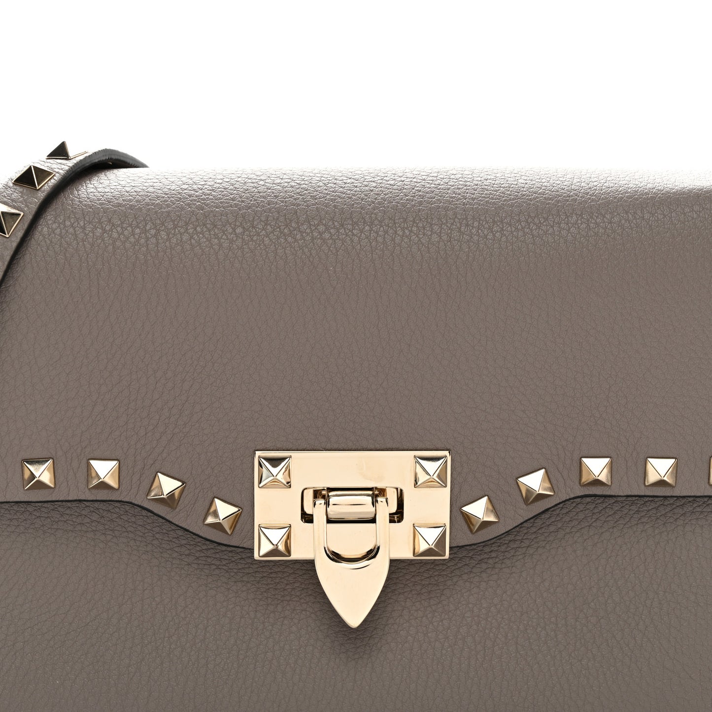 Pebbled Calfskin Medium Rockstud Flip Lock Crossbody Bag Poudre