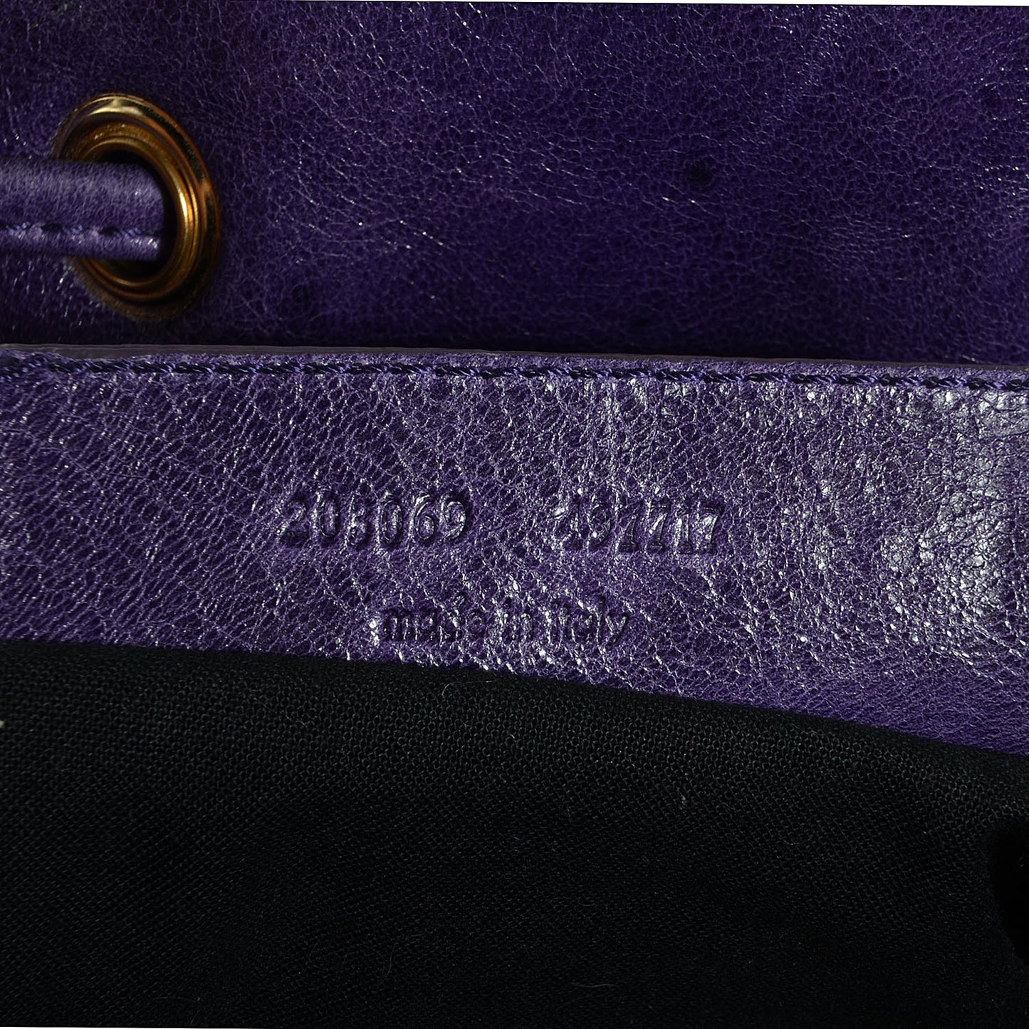 Agneau Giant 21 Gold Hardware Pompon Raisin