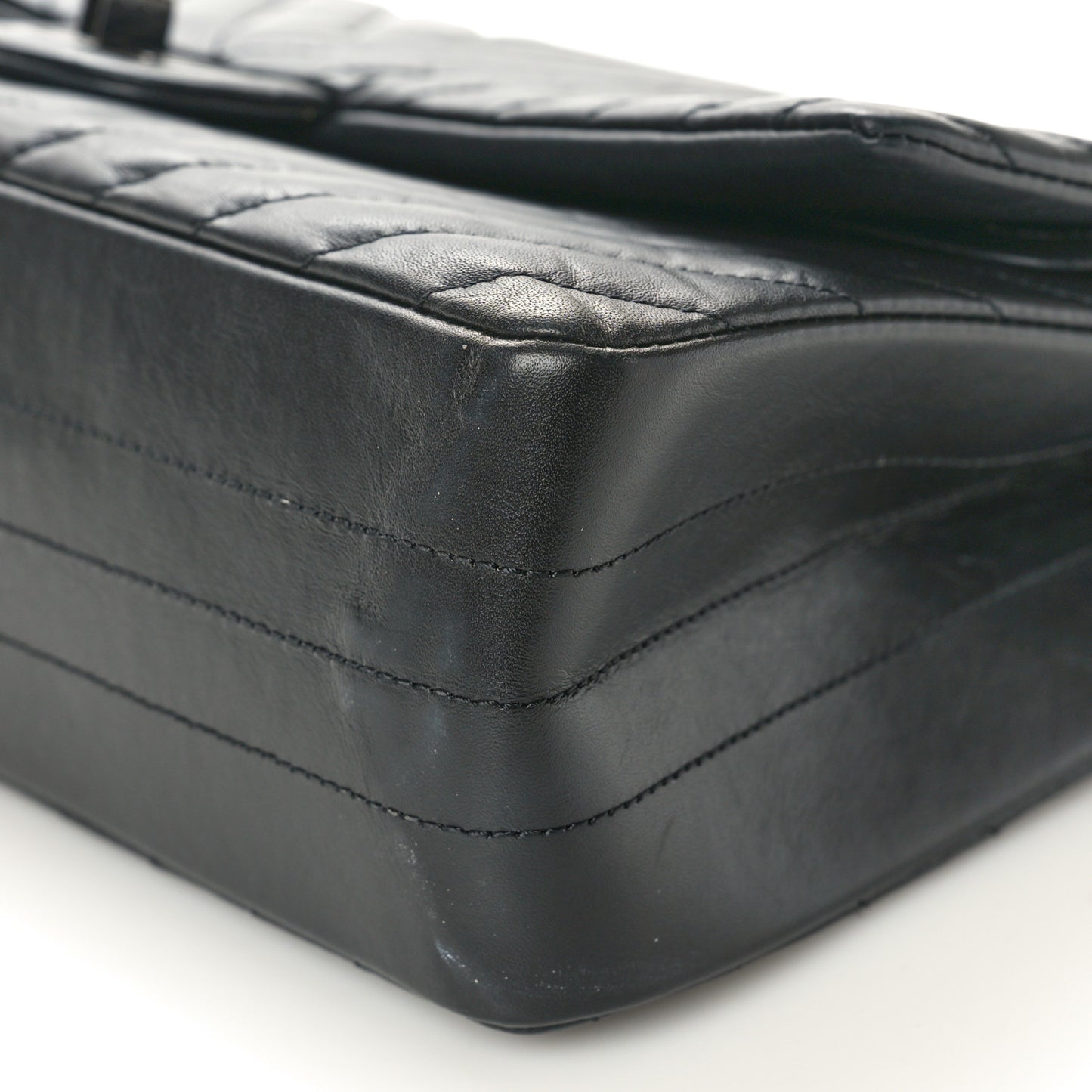 Aged Calfskin Chevron Quilted 2.55 Reissue 226 So Black