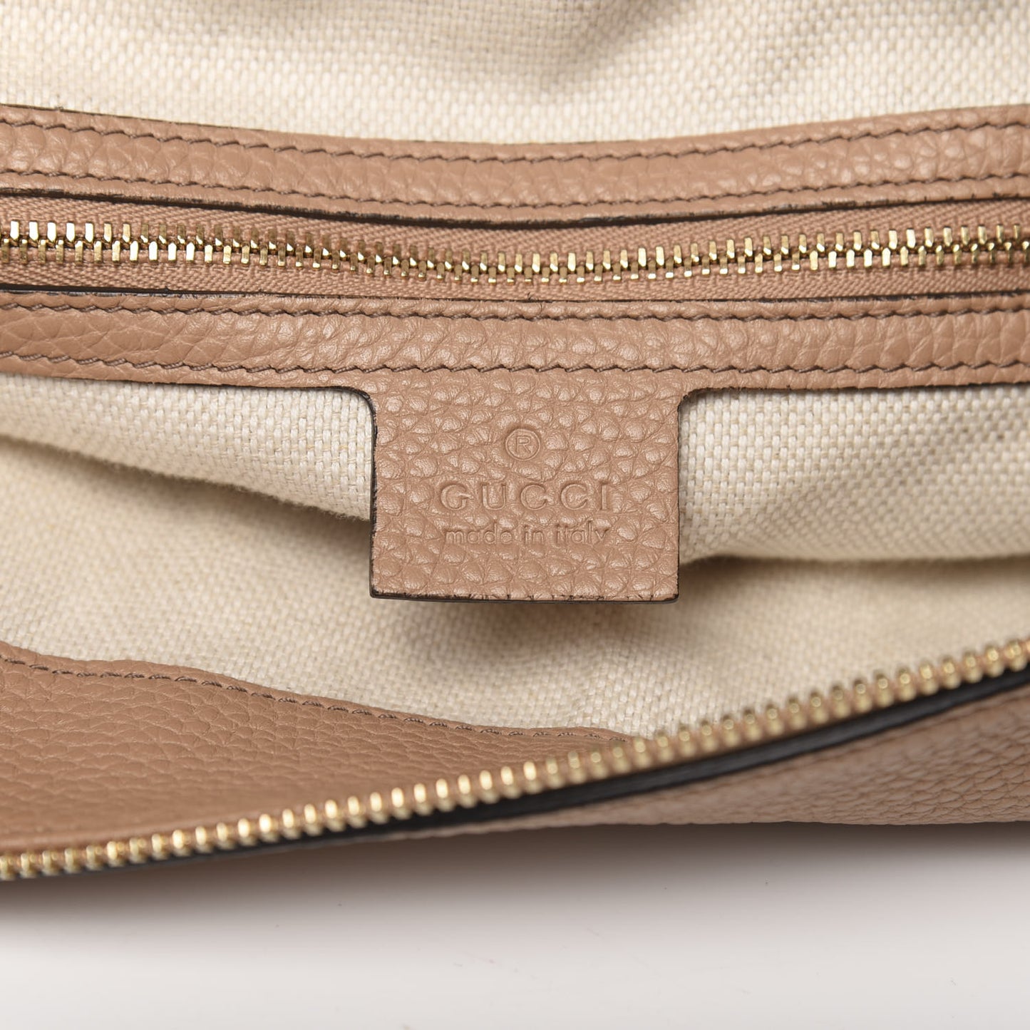 Pebbled Calfskin Large Soho Hobo Camelia