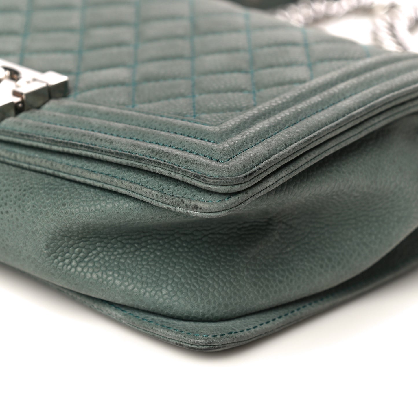 Iridescent Caviar Quilted Medium Boy Flap Green