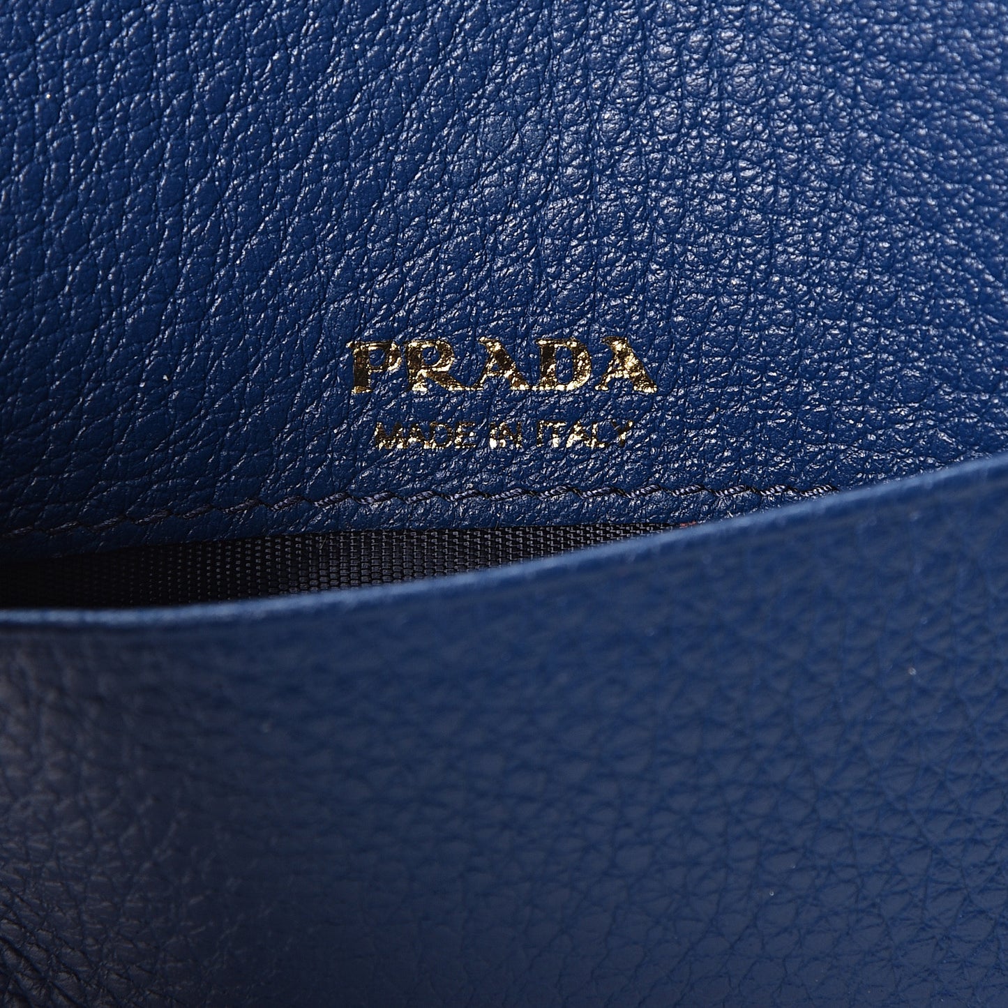 Vitello Grain Zip Card Holder Bluette