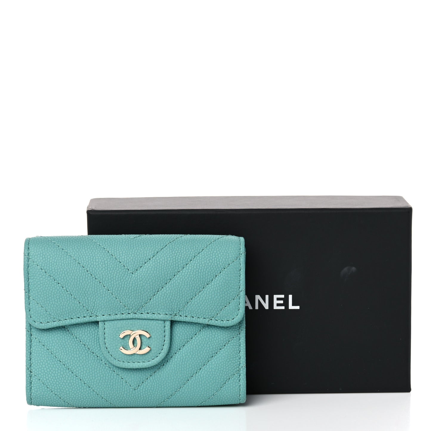 Caviar Flat Chevron Quilted Card Holder Wallet Green