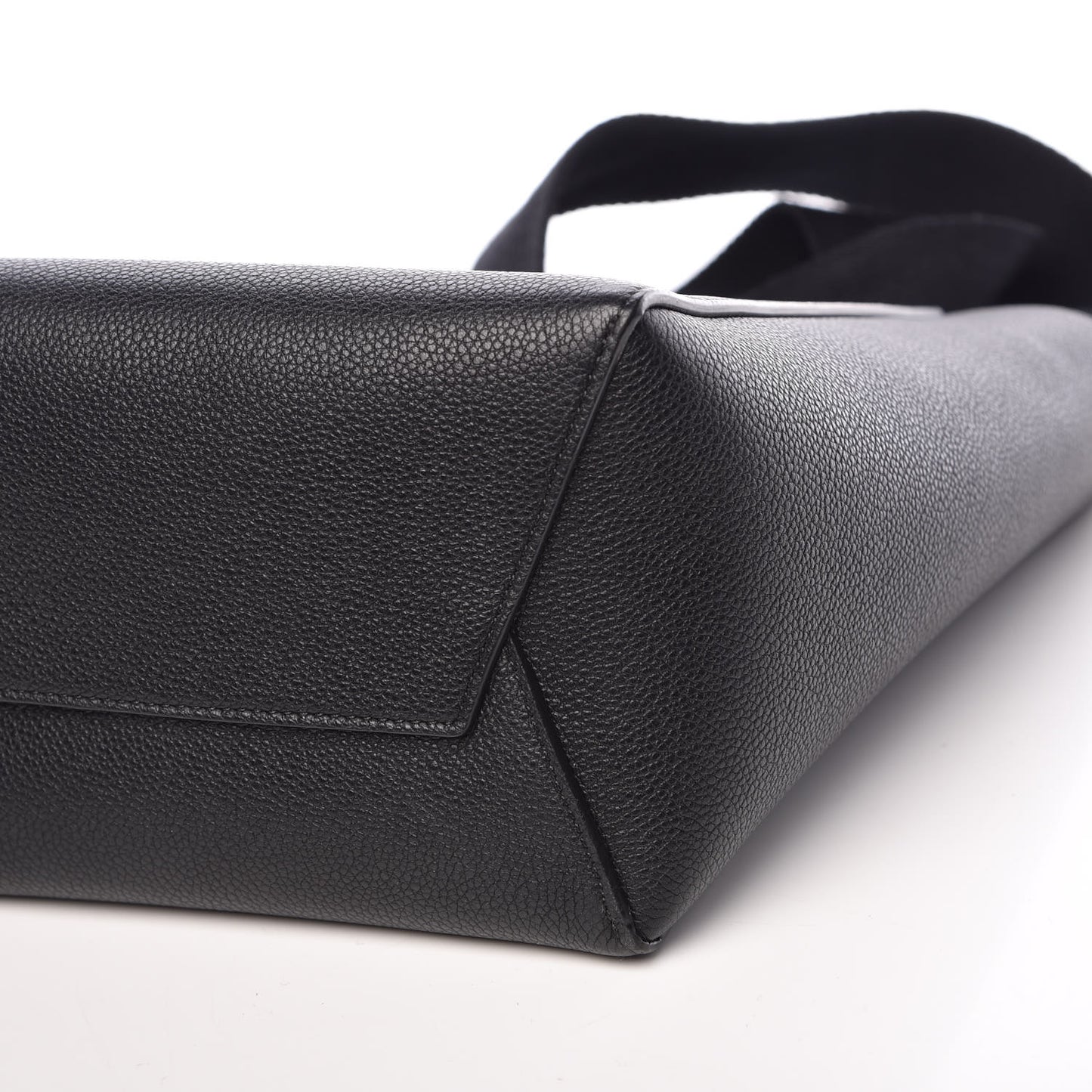 Soft Grained Calfskin Small Sangle Bucket Bag Black