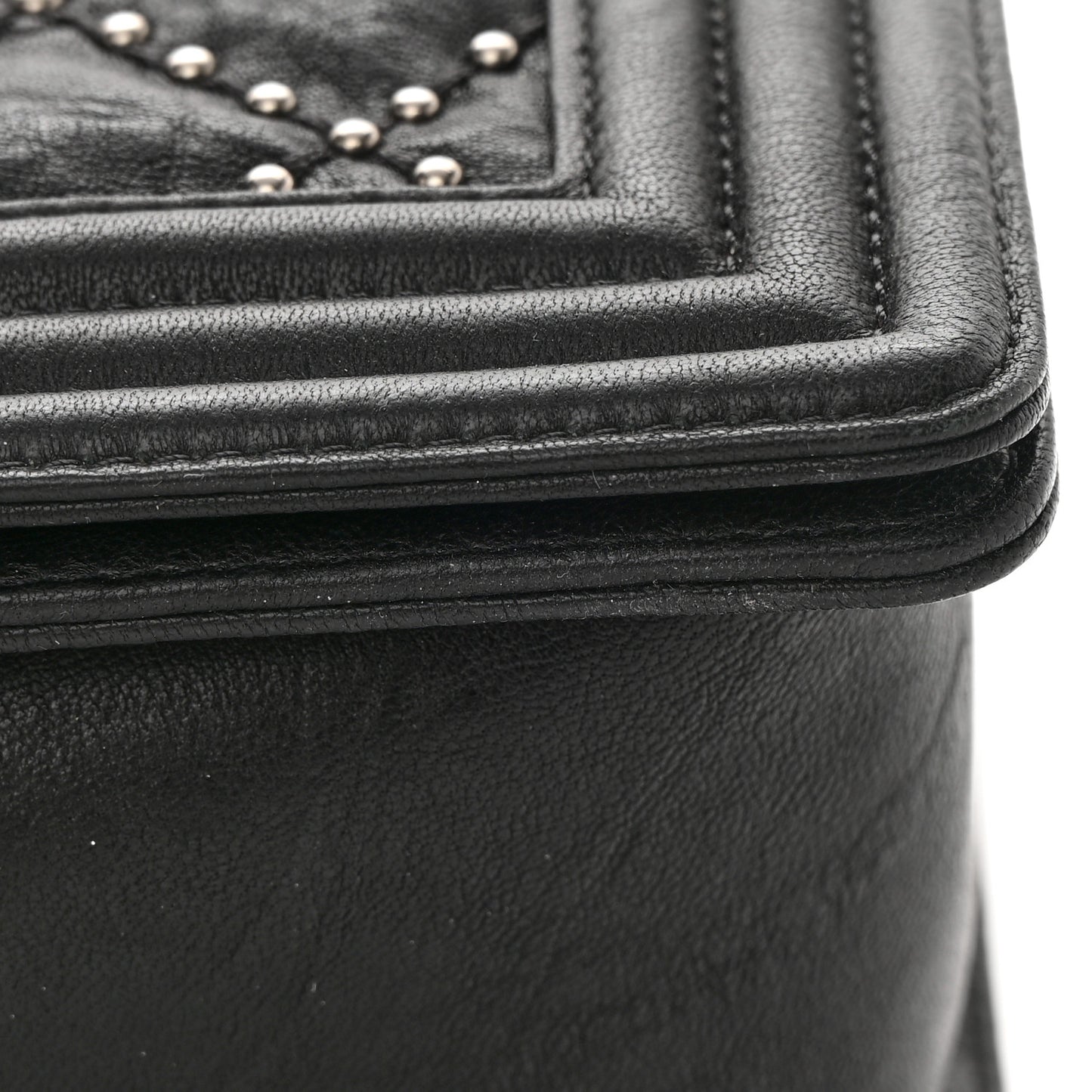 Crumpled Lambskin New Medium Studded Boy Flap Black