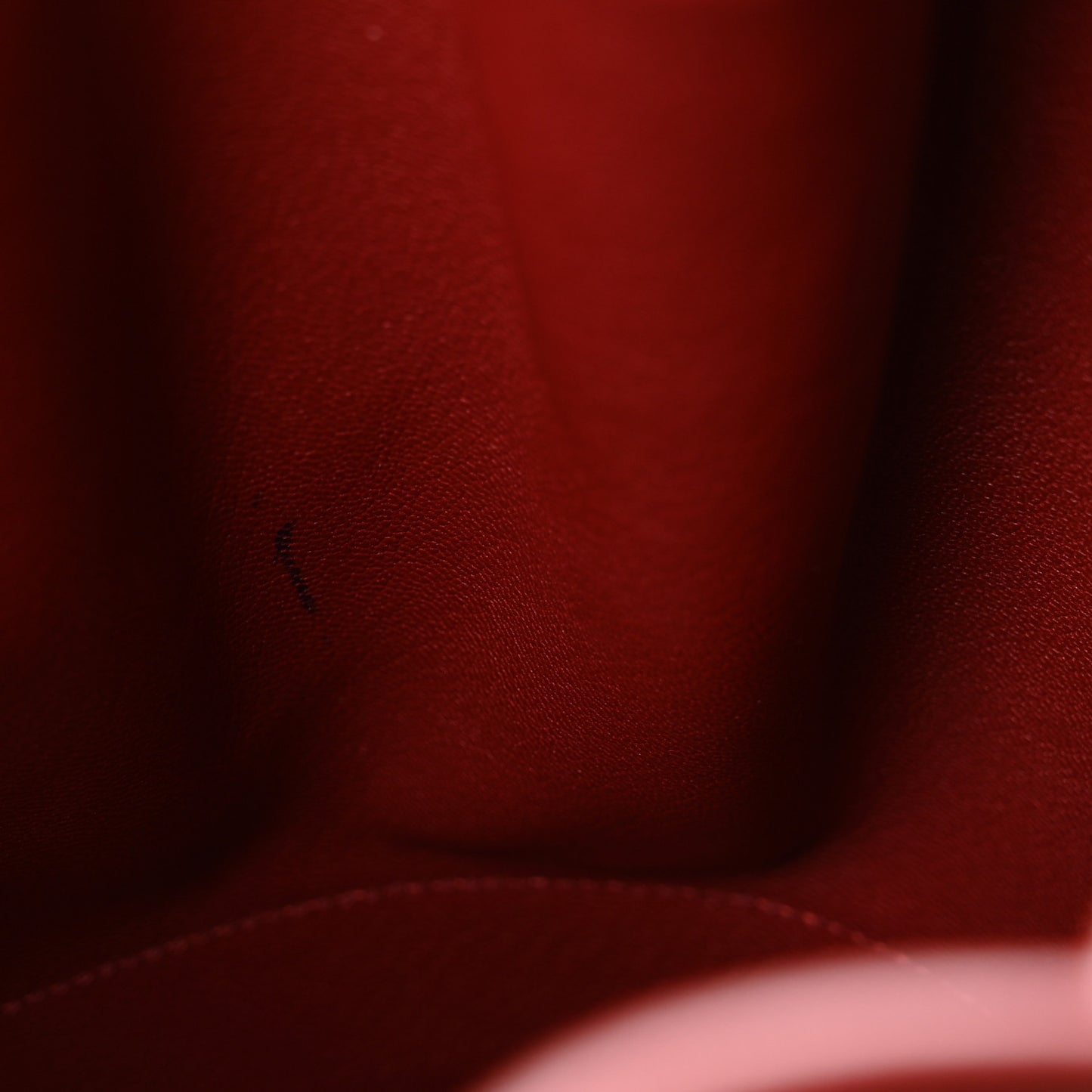 Box Vibrato Market GM Rouge H