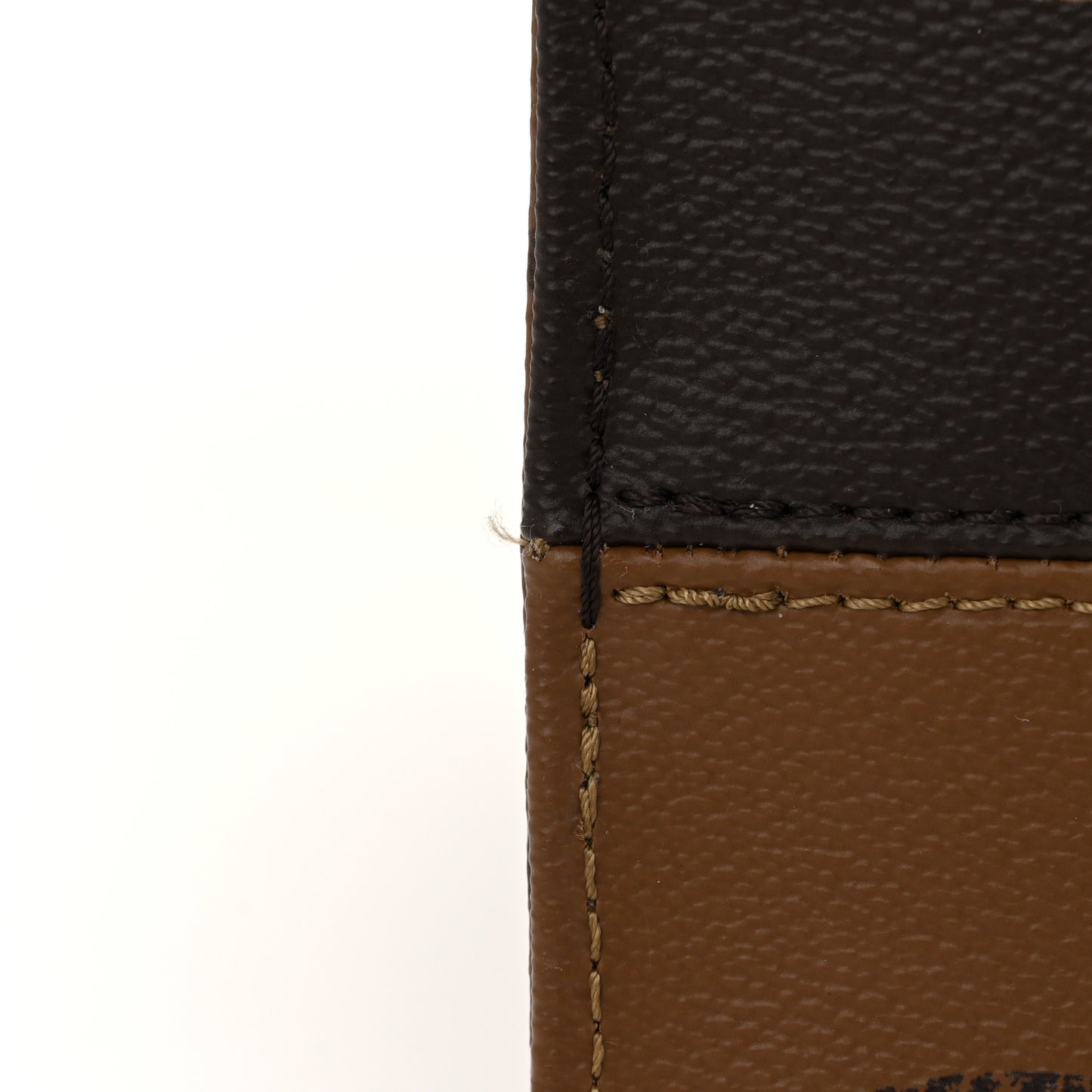 Reverse Monogram Giant Onthego MM