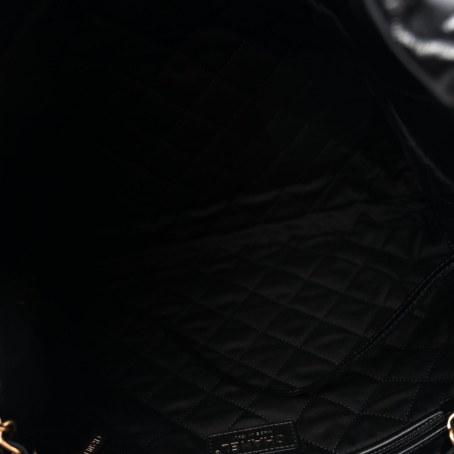 Shiny Calfskin Quilted Chanel 22 Black