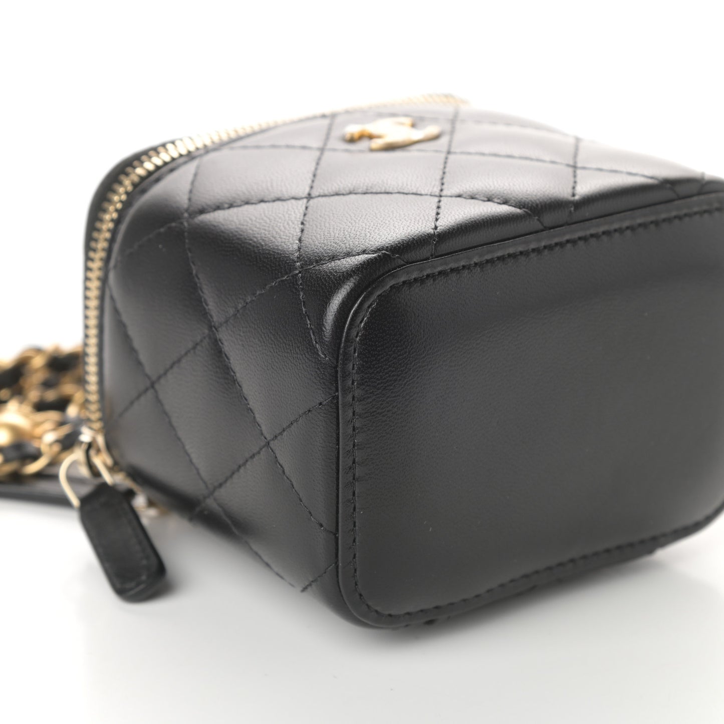Lambskin Quilted Mini Pearl Crush Vanity Case With Chain Black