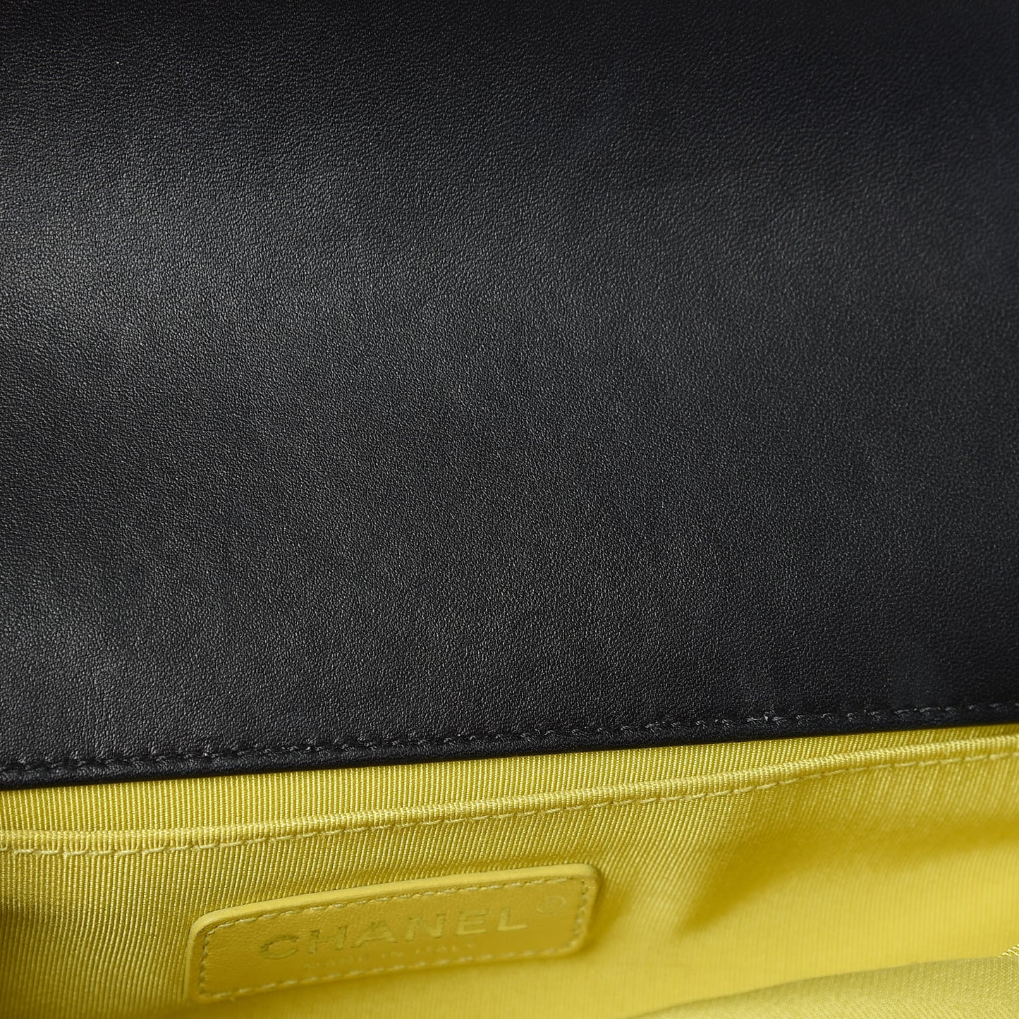 Lambskin Tweed Woven Medium Chevron Boy Flap Black