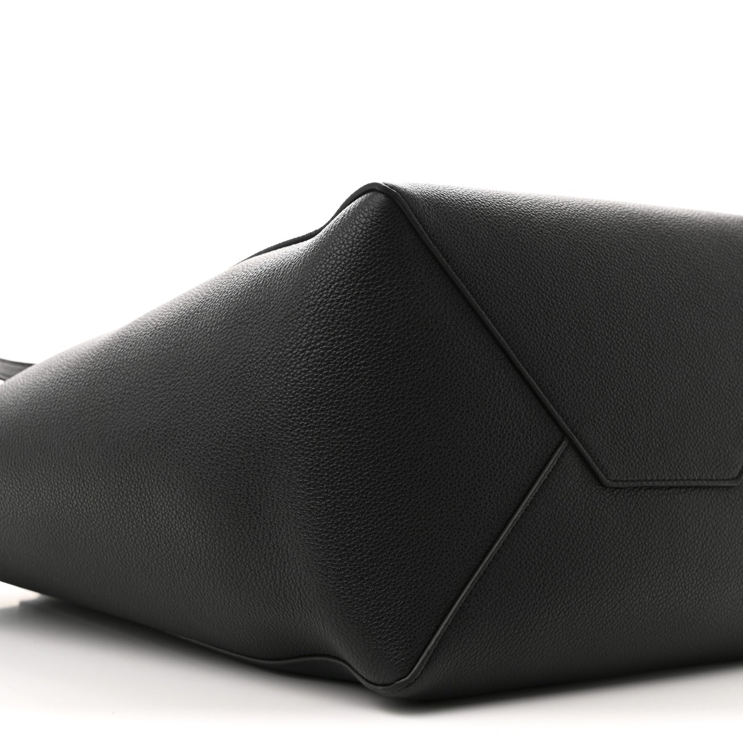 Soft Grained Calfskin Medium Belt Cabas Phantom Black