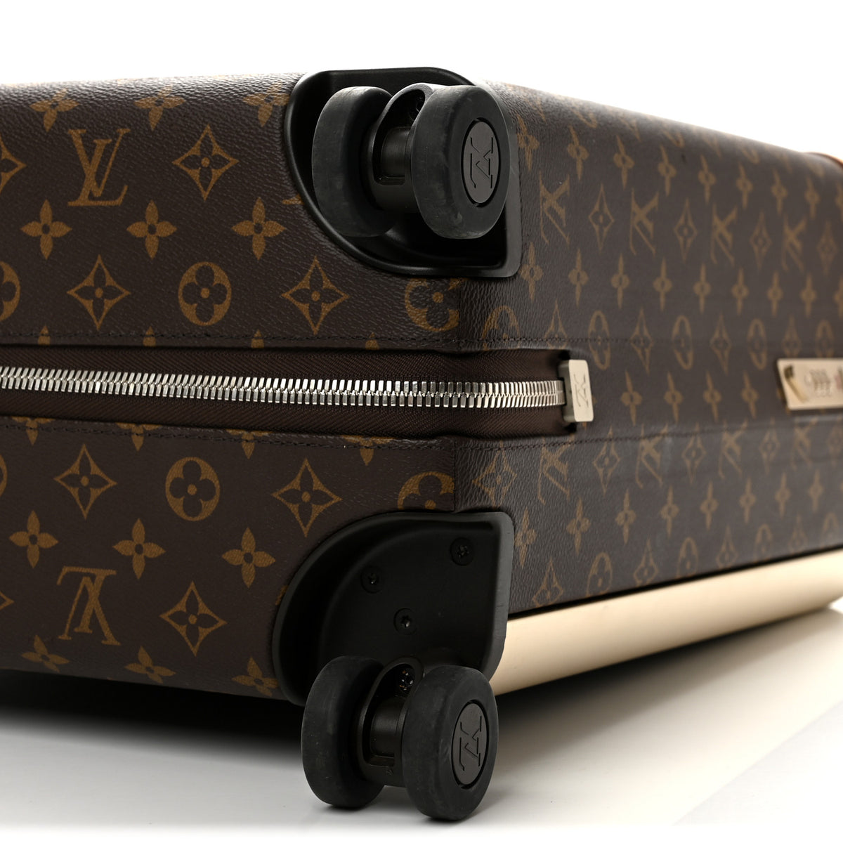 Louis Vuitton Monogram Horizon 50 7 of 10