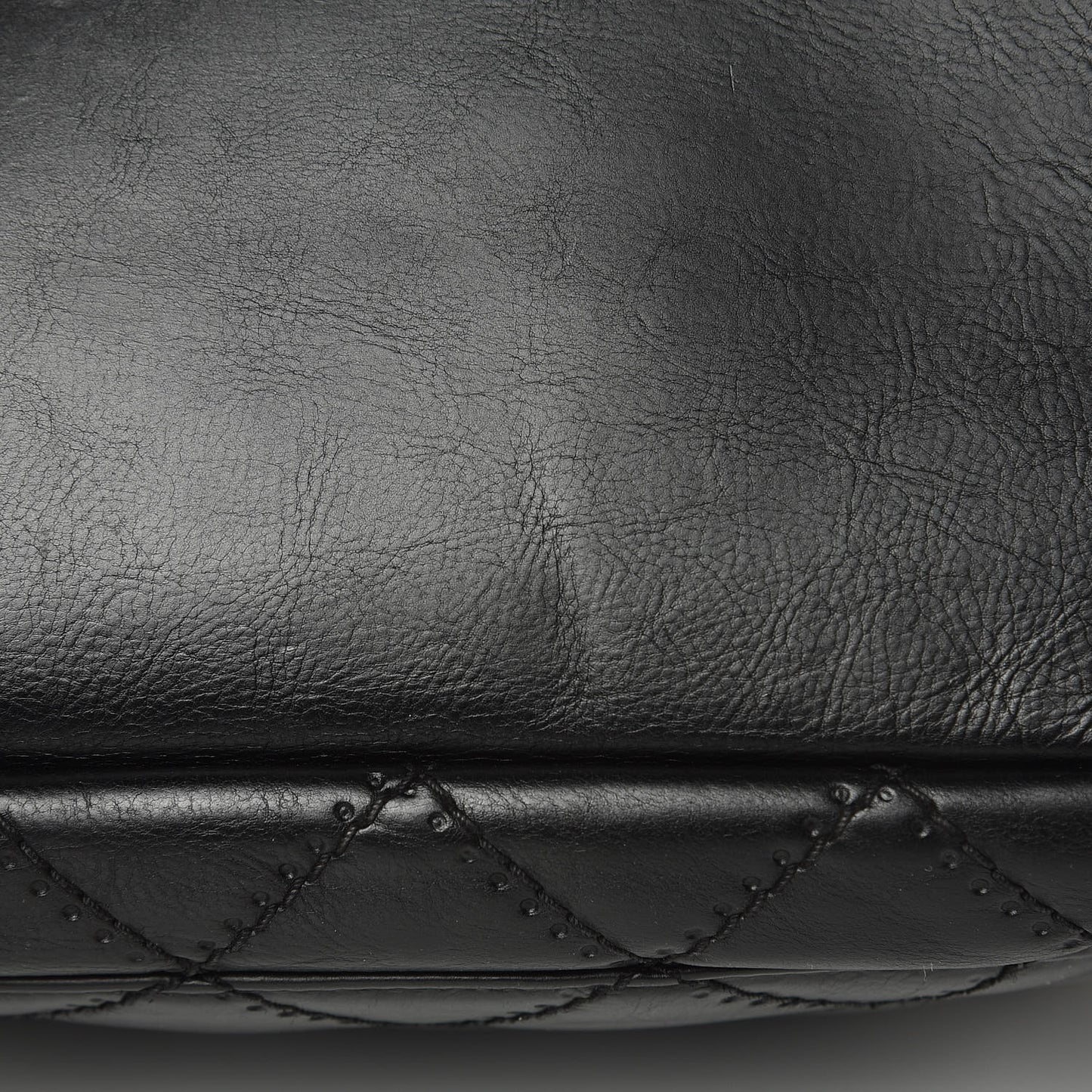 Calfskin Quilted Retro Chain Camera Case Black