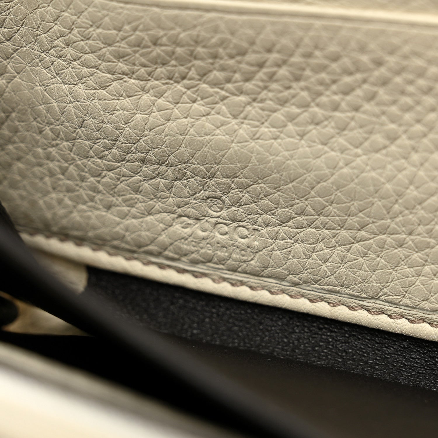 Gucci Pebbled Calfskin Soho Zip Around Wallet Off White 6 of 11