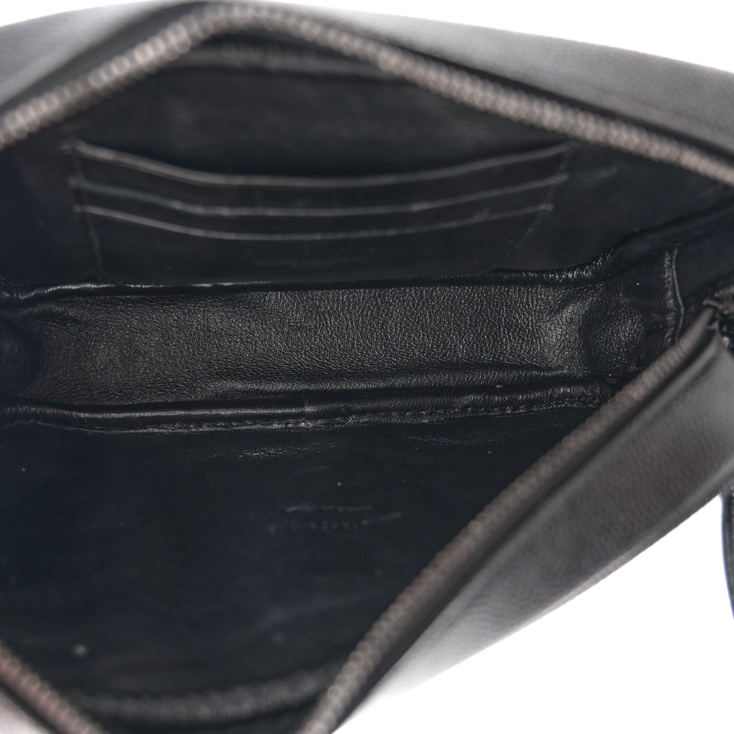 Saint Laurent Grain De Poudre Matelasse Monochrome Monogram Mini Lou Camera Bag Black 5 of 10