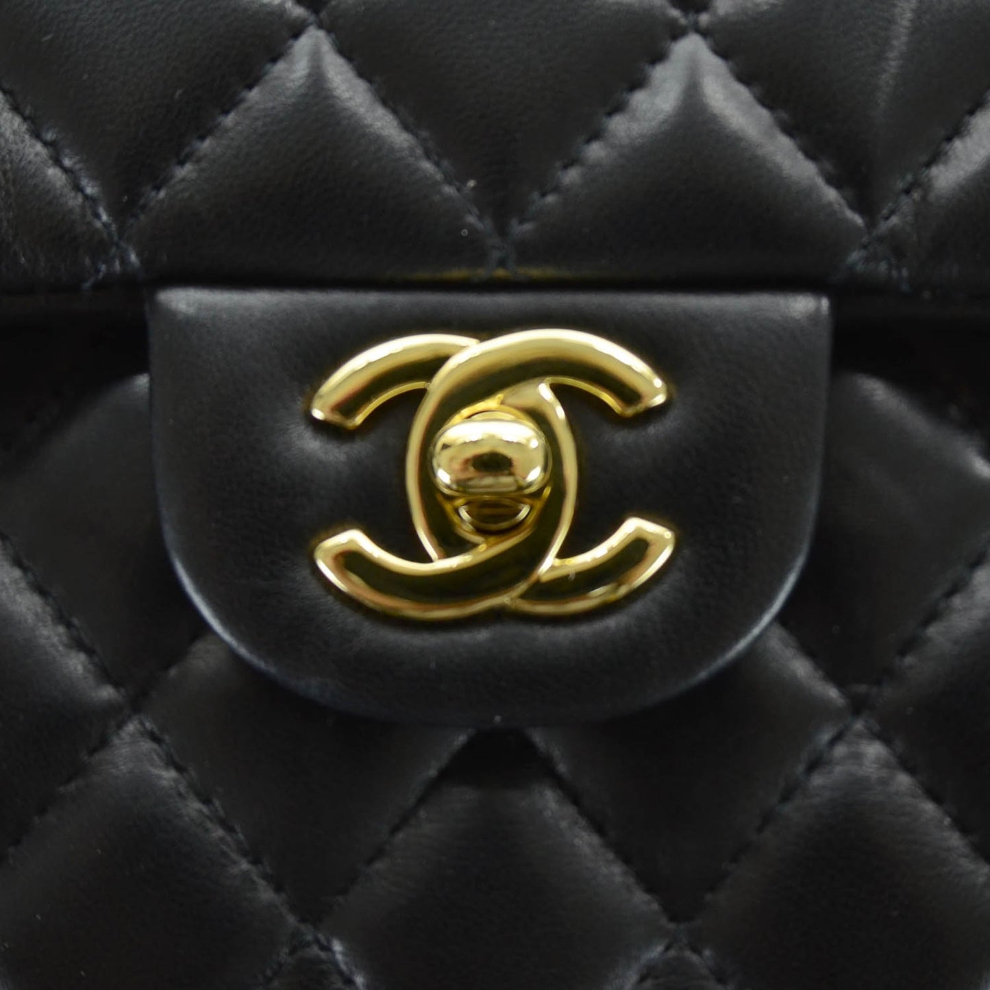 Lambskin Quilted East West Flap Black