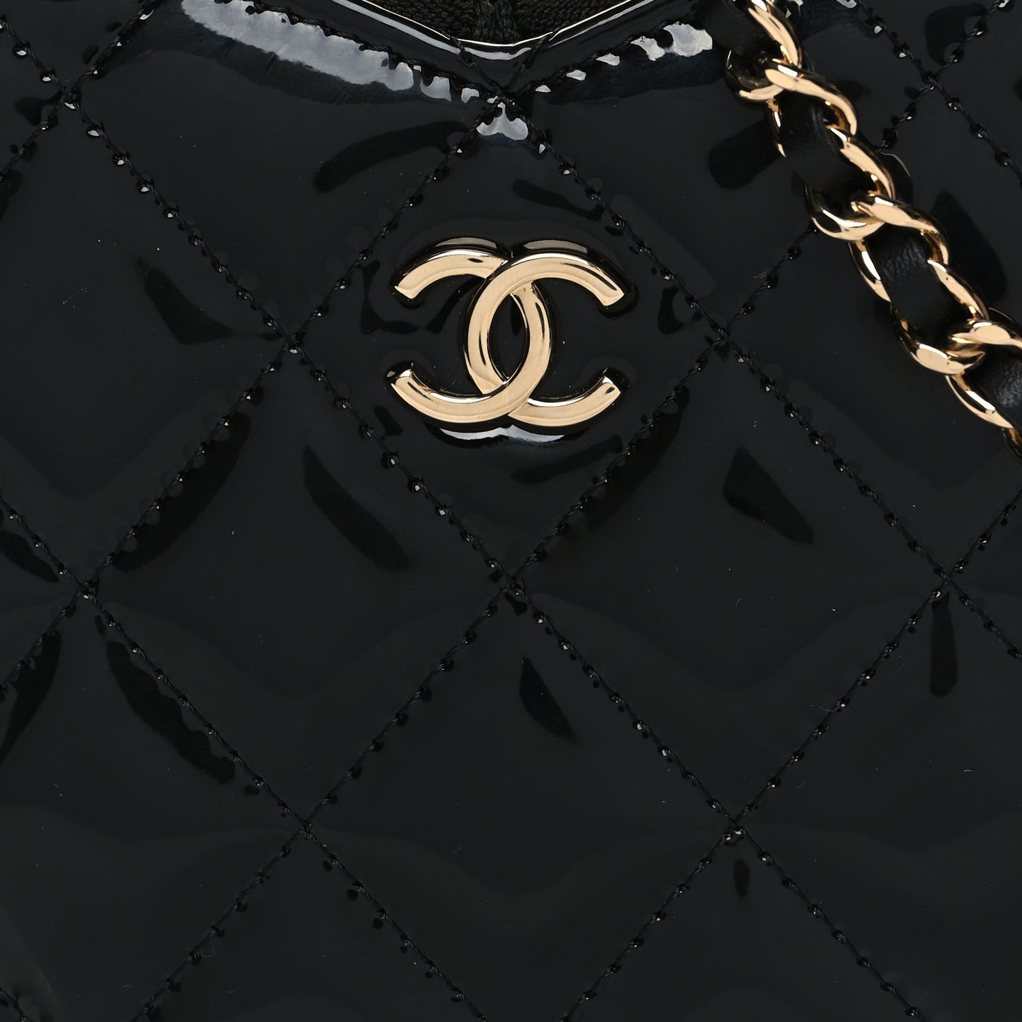 Patent Calfskin Resin Quilted CC Heart Clutch With Chain Black