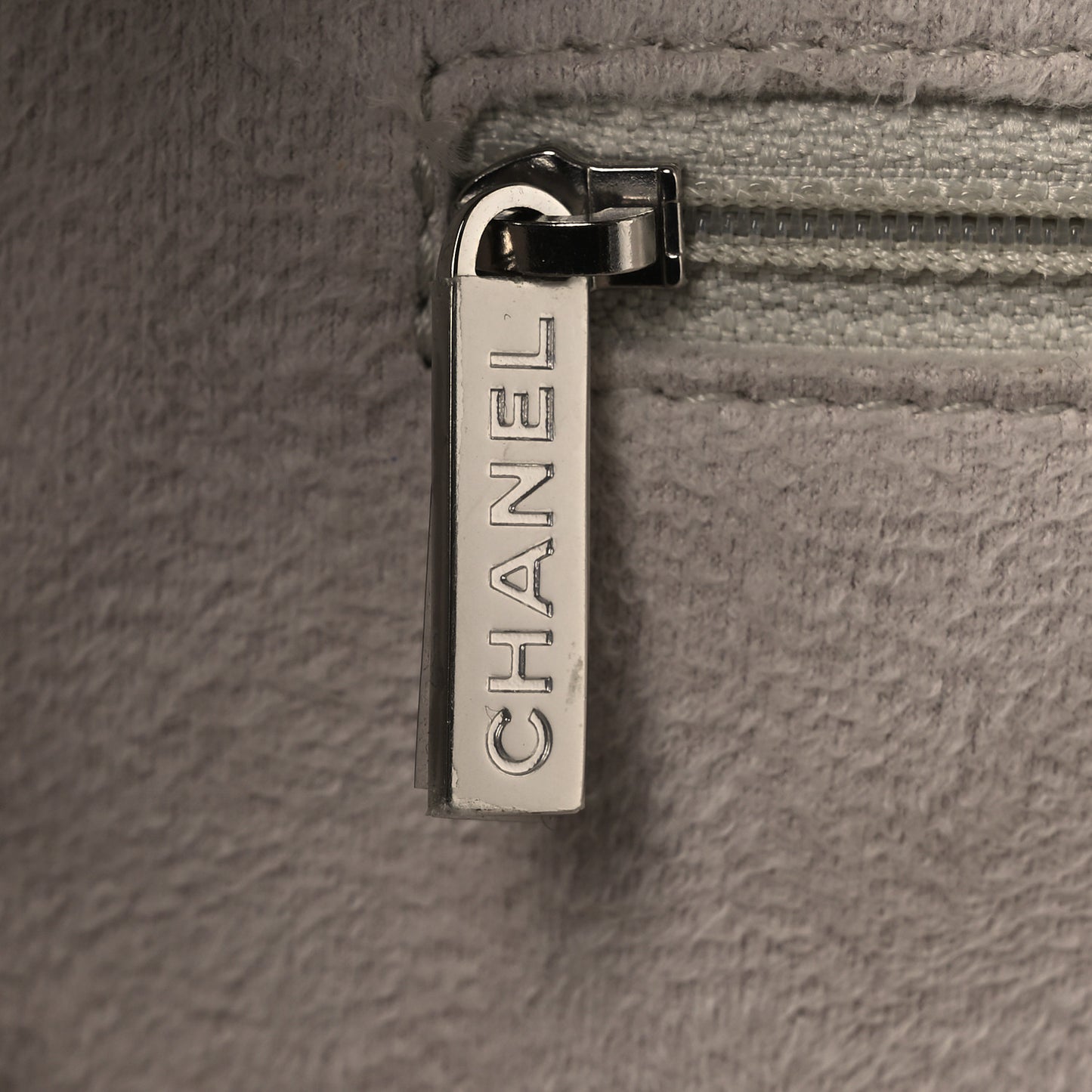Caviar Medium Studded Deauville Tote Ivory