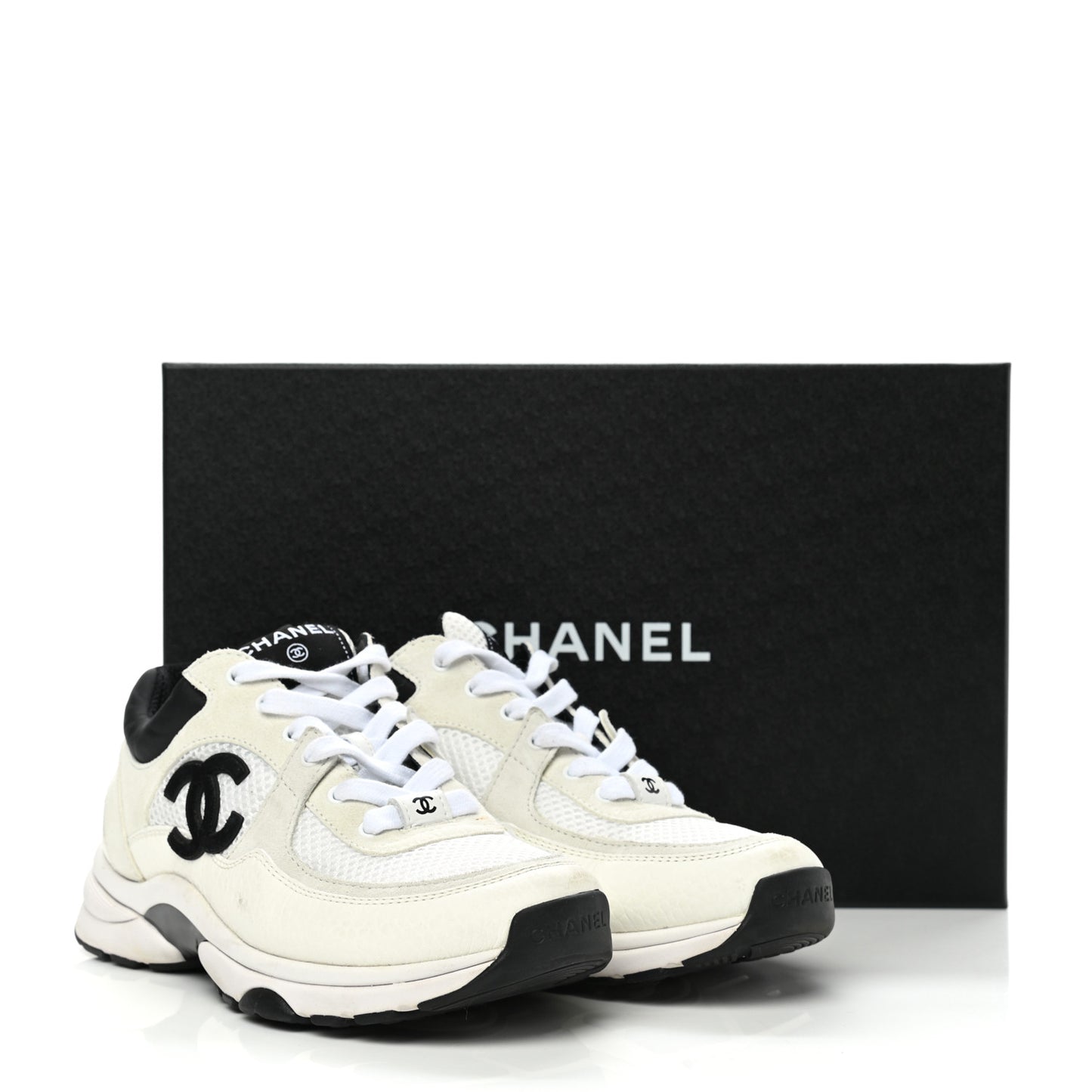 Mesh Suede Calfskin Grained Calfskin Womens CC Sneakers 36 White Black