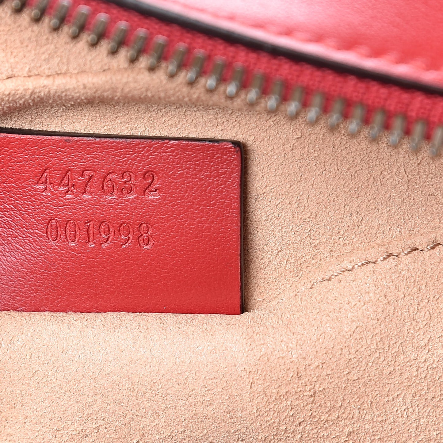 Calfskin Matelasse Small GG Marmont Chain Shoulder Bag Hibiscus Red