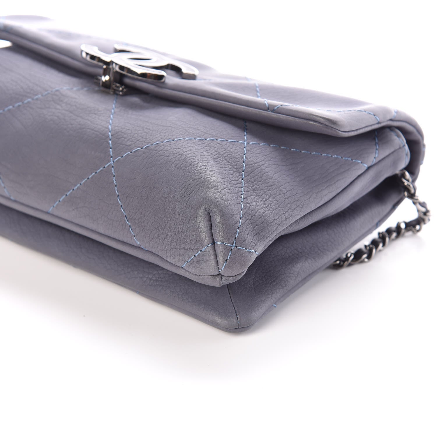 Chanel Washed Calfskin Diamond Stitch Hamptons Clutch With Chain Blue 9 of 10