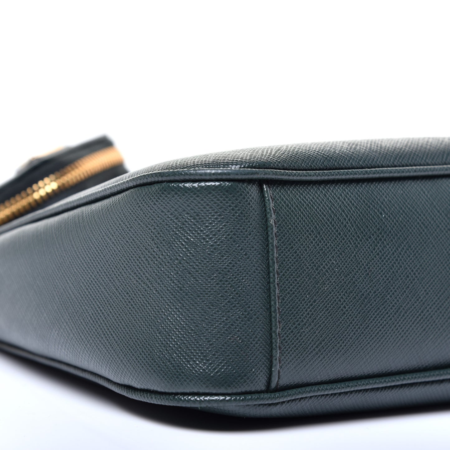 Saffiano Lux Re-Edition 2005 Shoulder Bag Smeraldo