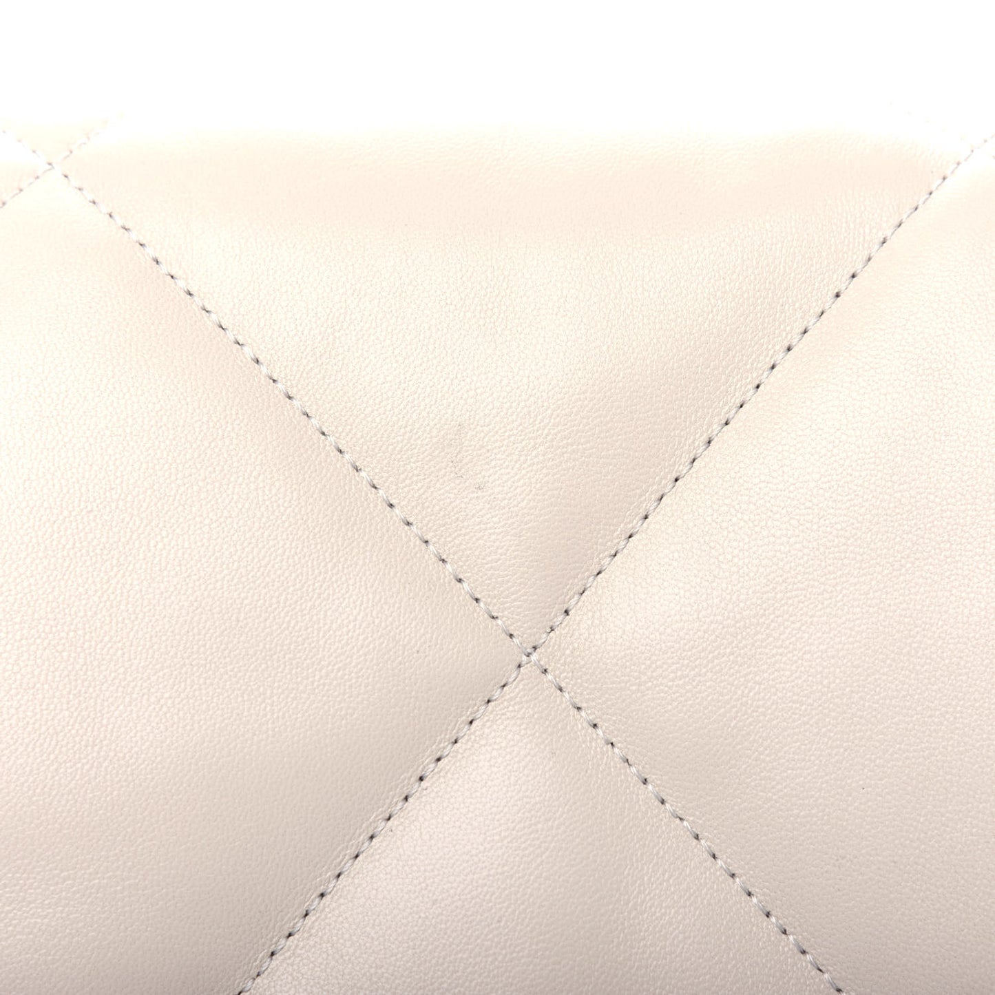 Lambskin Quilted Maxi Chanel 19 Flap Ivory