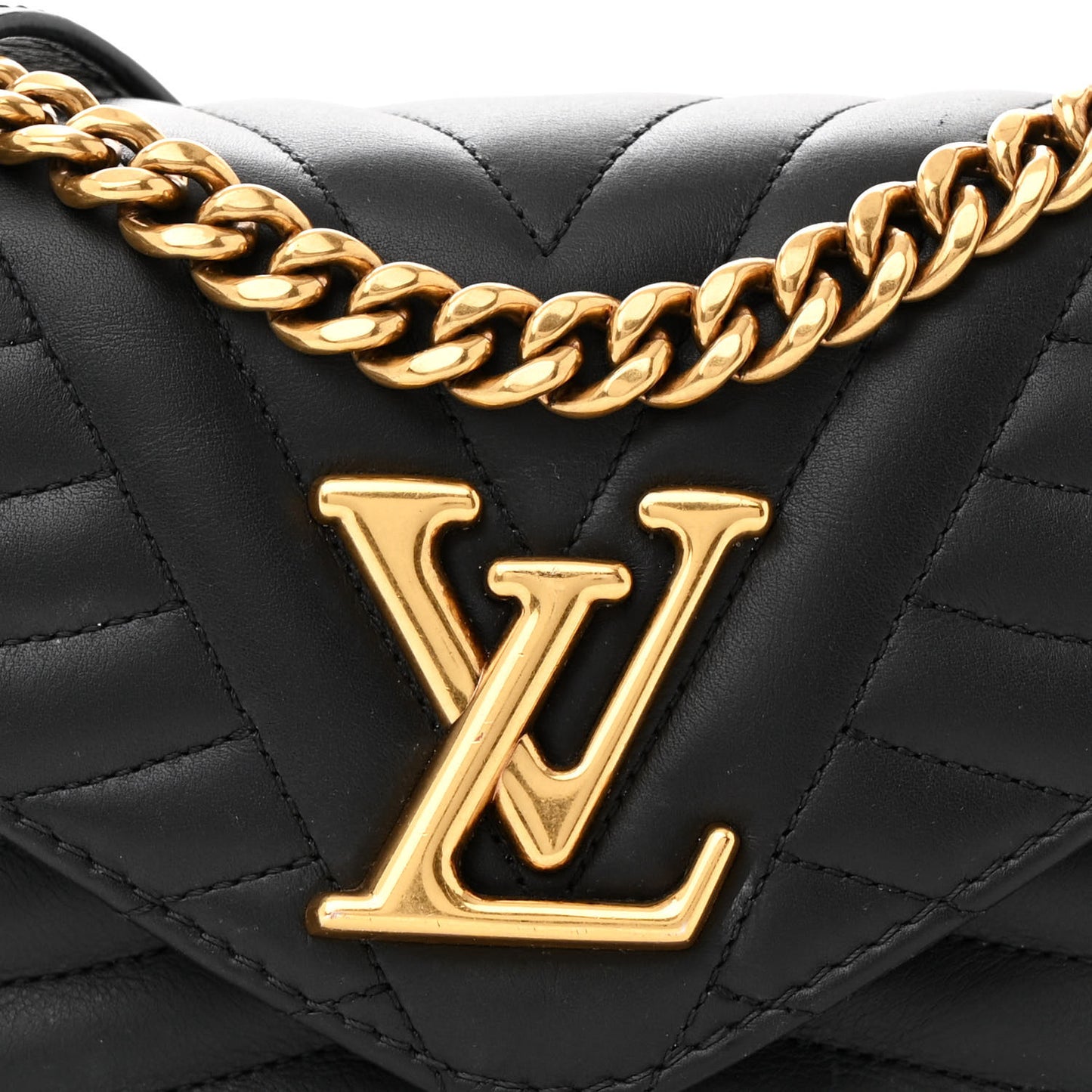 Calfskin New Wave Chain PM Black