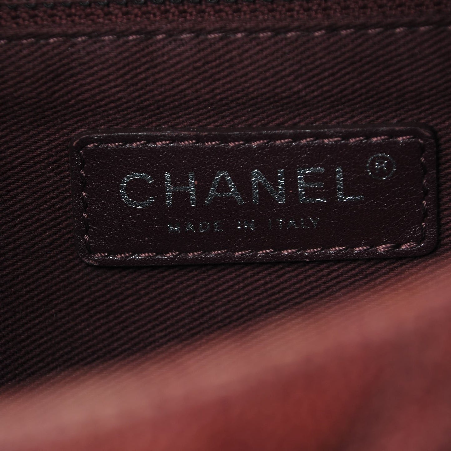 Crumpled Grained Calfskin Jumbo CC Crave Flap Burgundy
