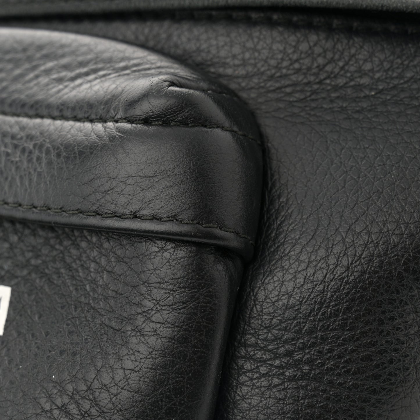 Smooth Calfskin Logo Everyday Beltpack XS Black White