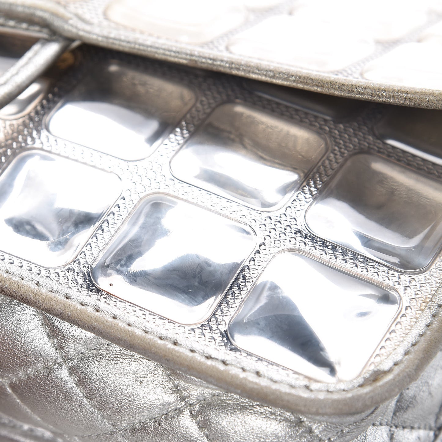 Vinyl Large Ice Cube Flap Silver