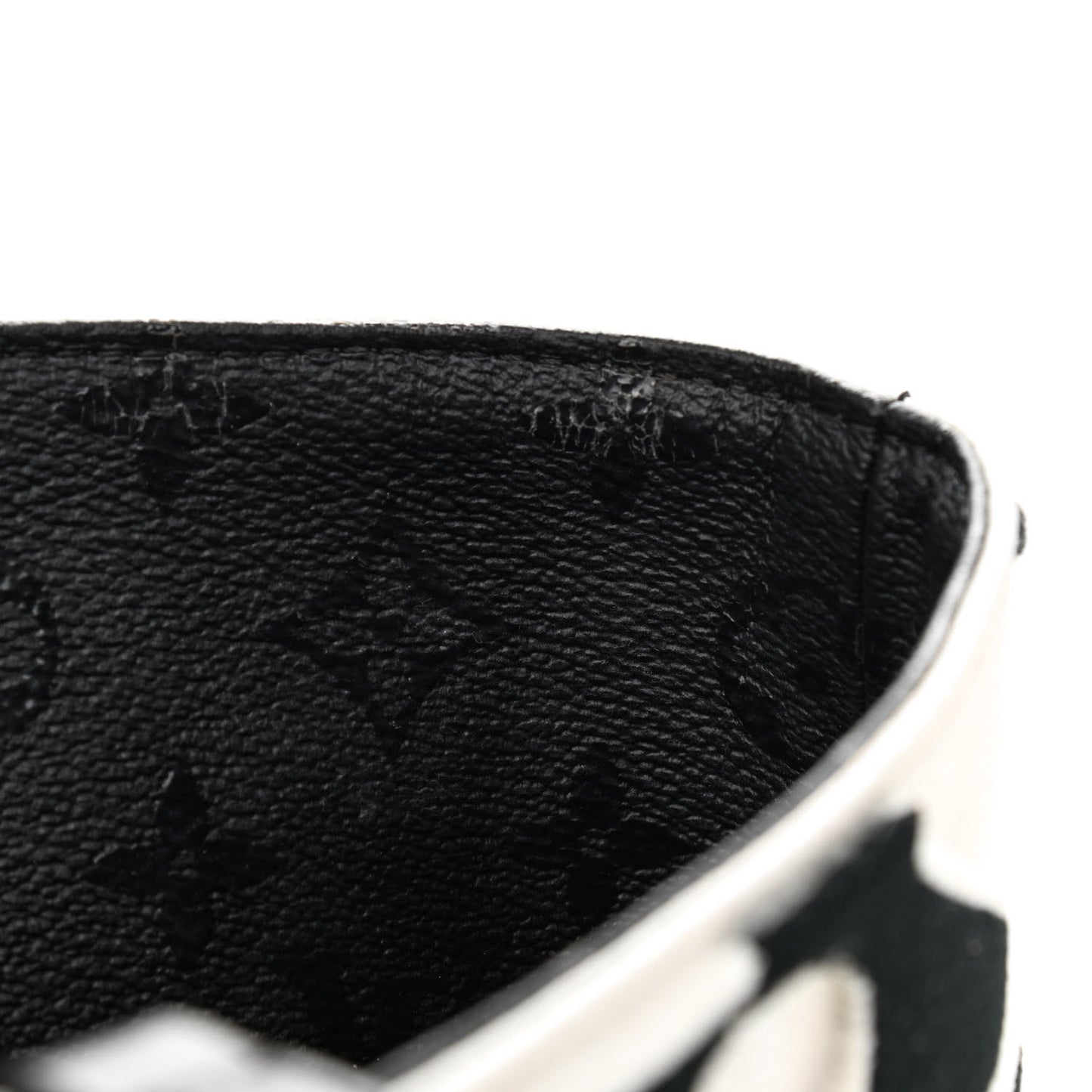 X UF Tufted Monogram Tufted Cabas White Black