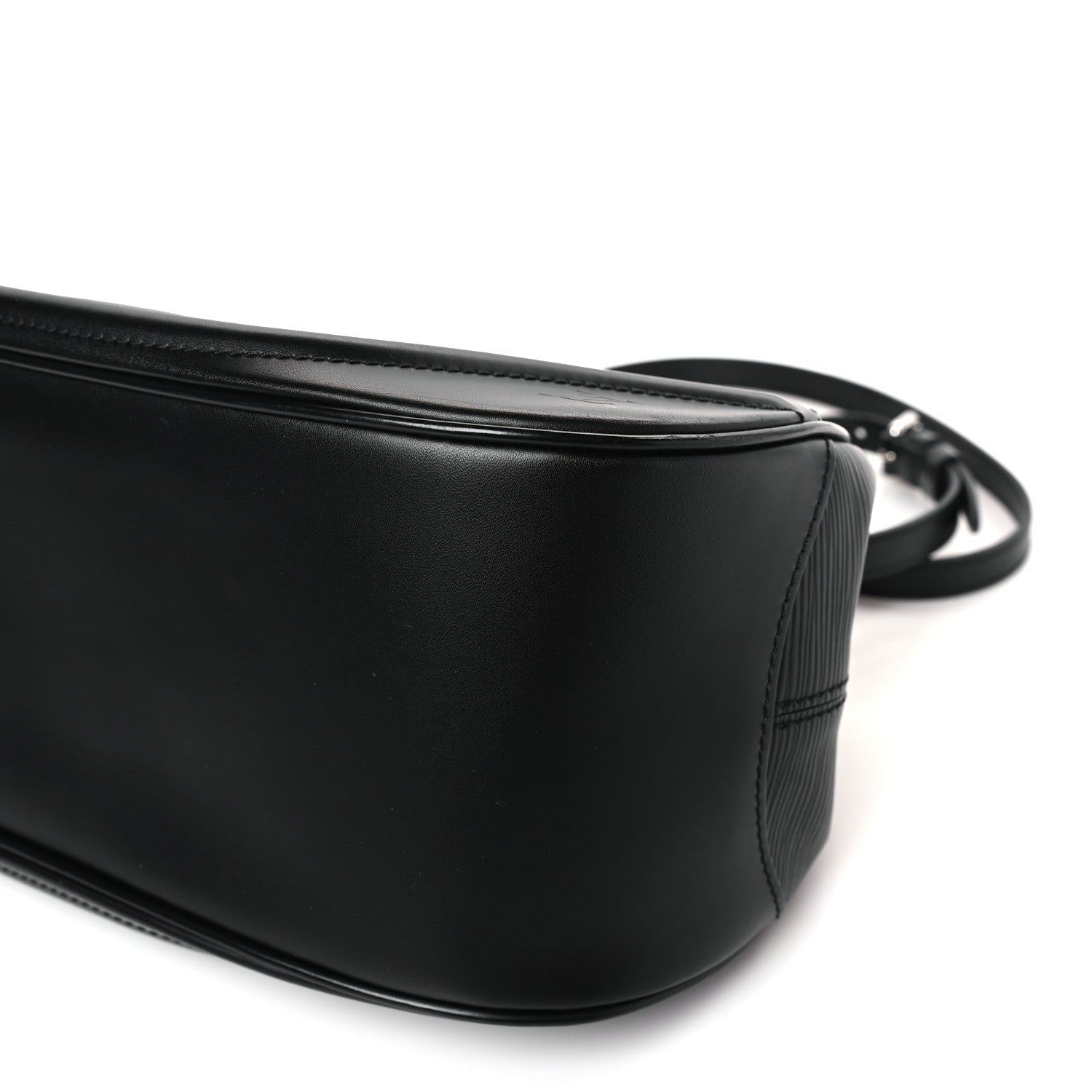 Louis Vuitton Epi Montaigne Sac Black 8 of 8