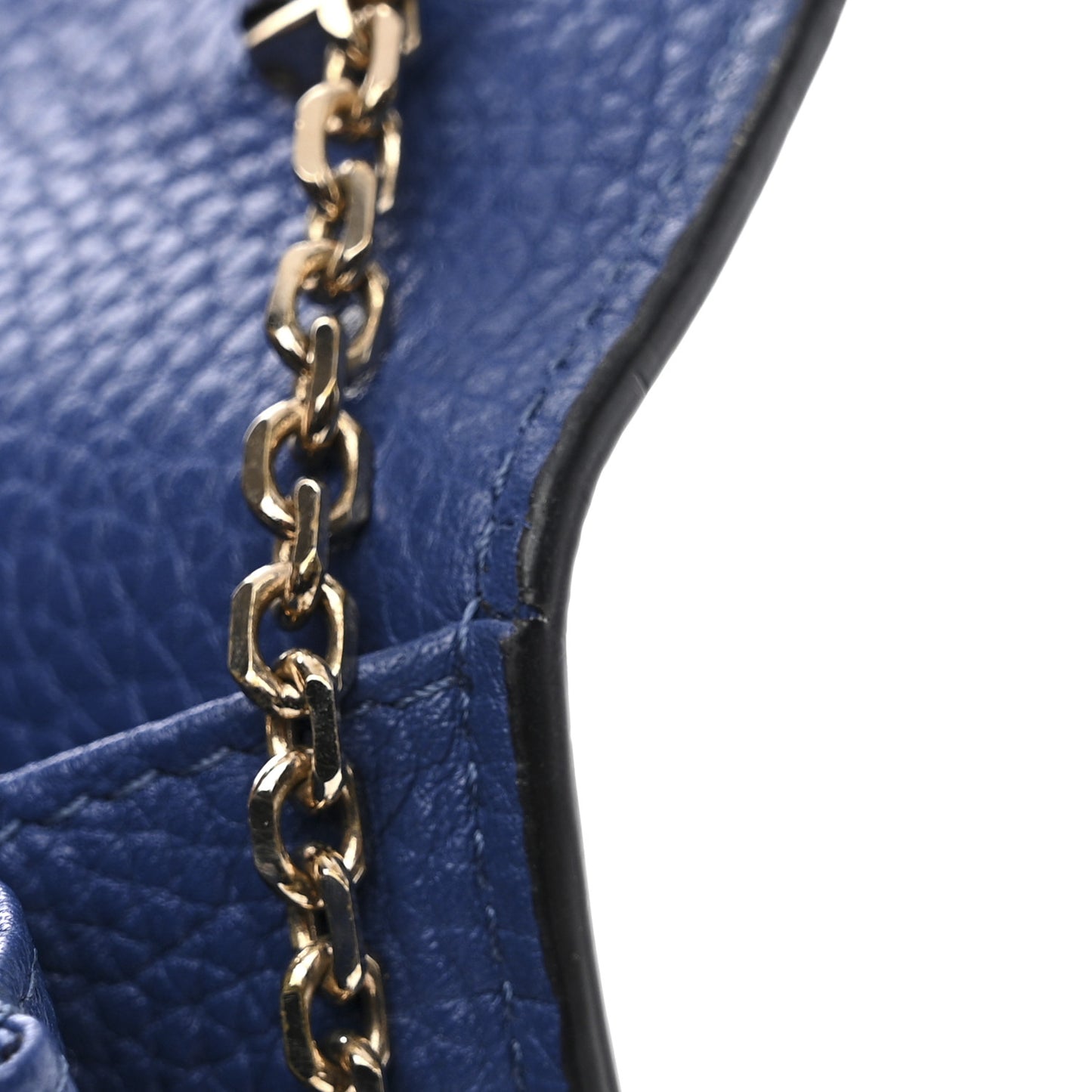 Pebbled Calfskin Rockstud Envelope Wallet On Chain Bag Blu Delft