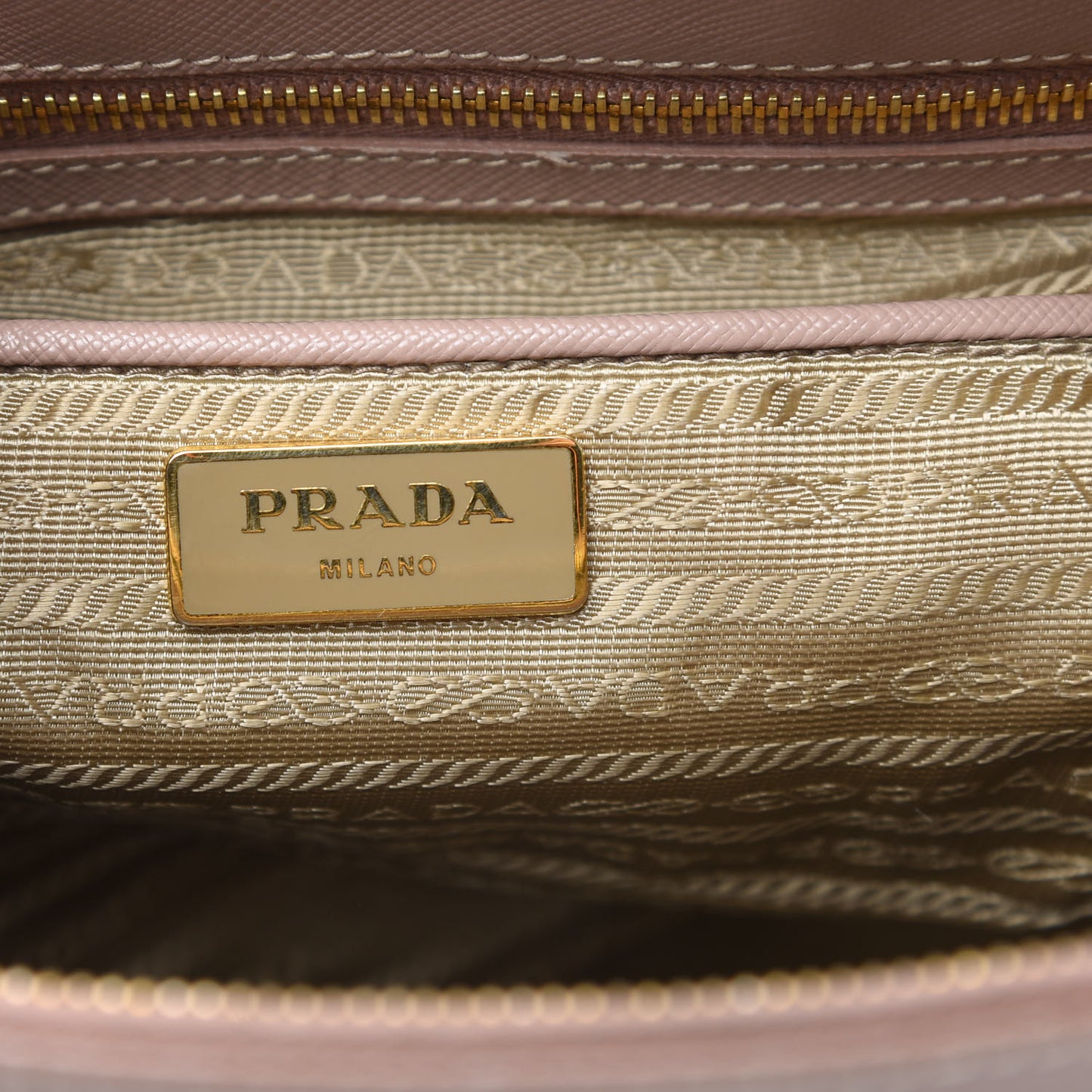 Saffiano Medium Galleria Double Zip Tote Cammeo