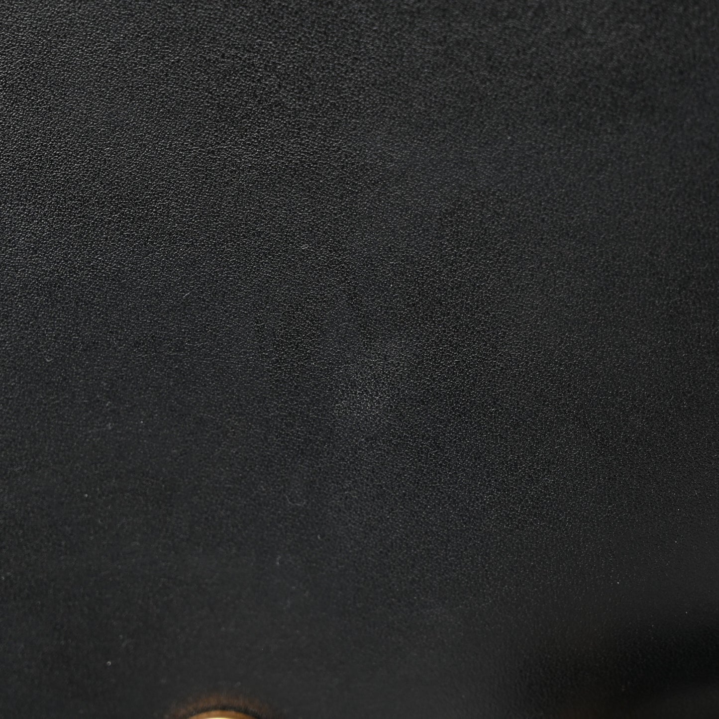 Box Calfskin Medium Bobby Flap Black