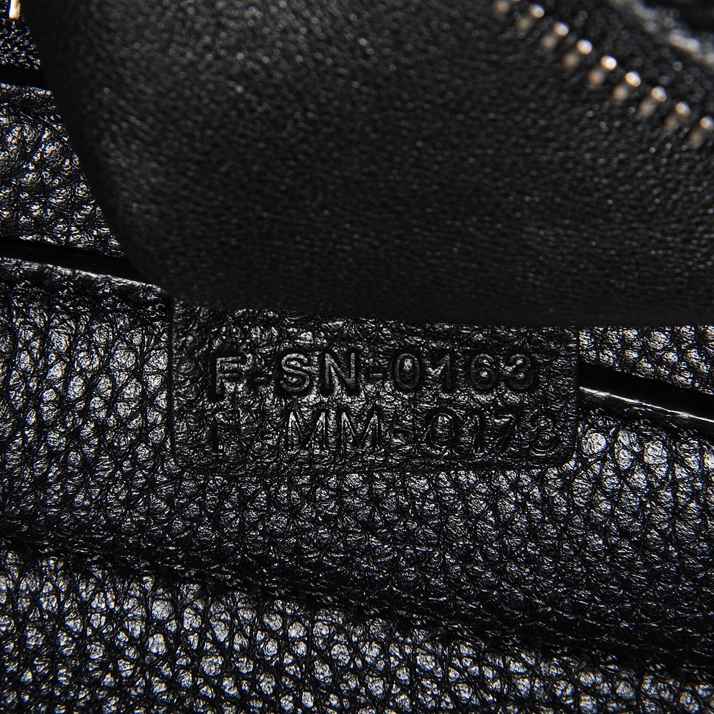 Drummed Calfskin Suede Large Trapeze Black